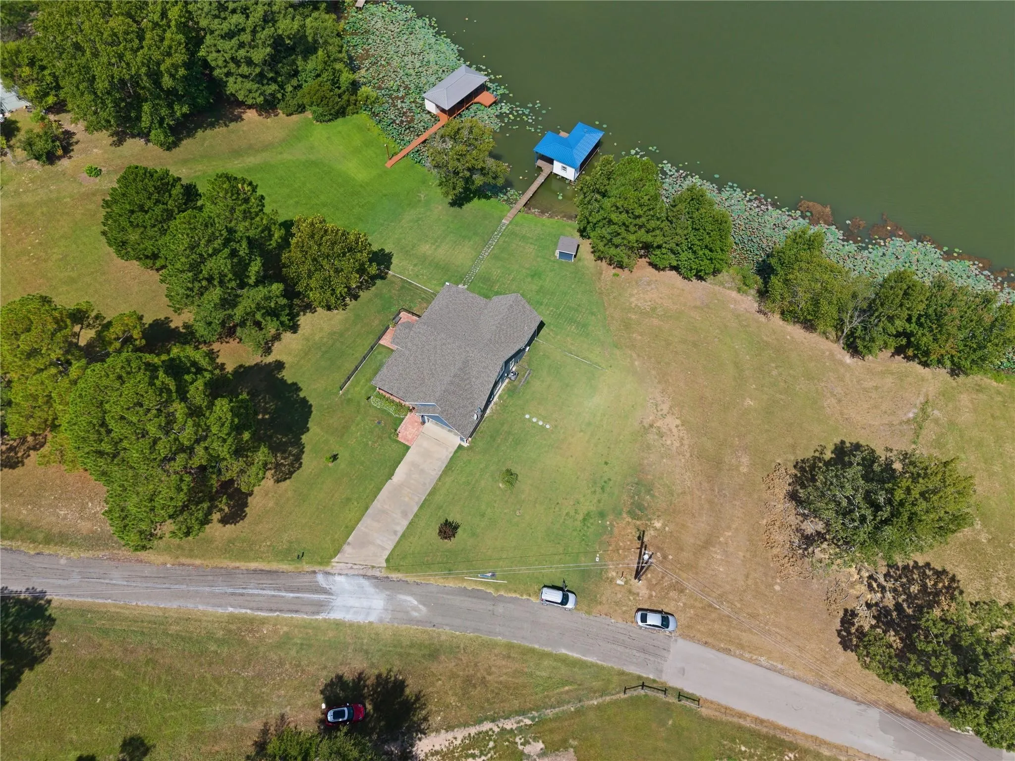 Single Family Residence For Sale in Henderson County , 7581 E Lake Drive, Murchison, Texas 75778, 4 Bedroom, 2 Bathroom, 2 Garage spaces, 2,380 Sqft, built in 2013, mls#21363898, Real Estate Agent in Murchison, Homes For Sale in Henderson county, Homes For Sale in Murchison, Realtor in Murchison Texas, Real Estate Brokerage Independent Realty Texas, Luminita Cordes Realtor