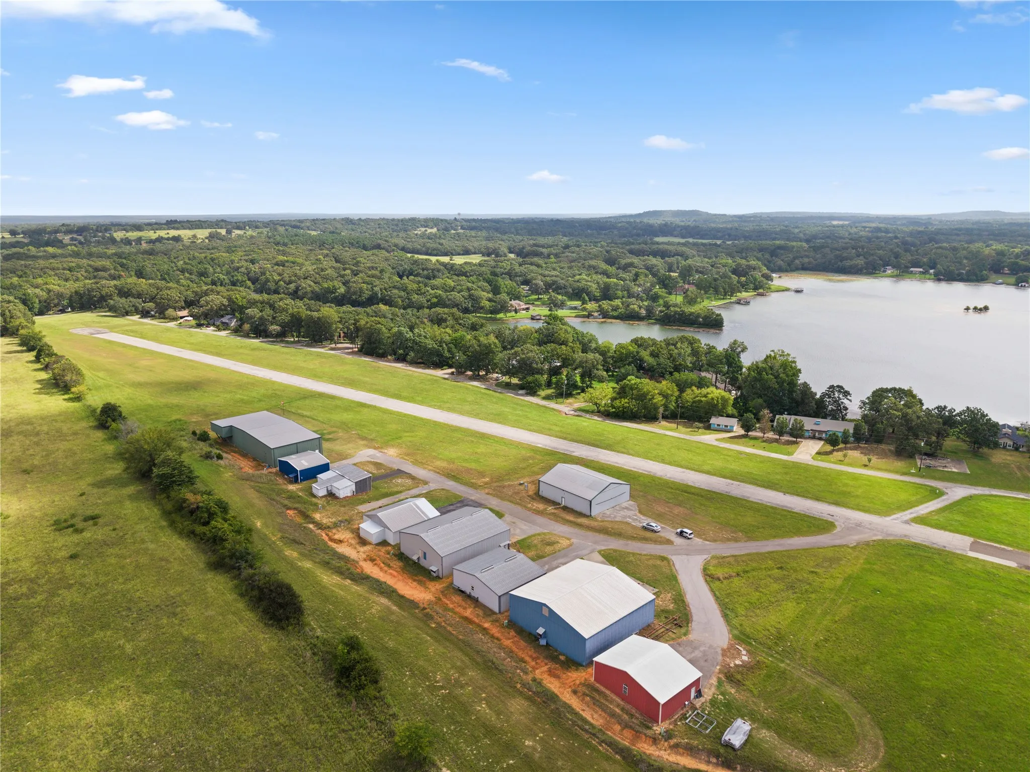 Single Family Residence For Sale in Henderson County , 7581 E Lake Drive, Murchison, Texas 75778, 4 Bedroom, 2 Bathroom, 2 Garage spaces, 2,380 Sqft, built in 2013, mls#21363898, Real Estate Agent in Murchison, Homes For Sale in Henderson county, Homes For Sale in Murchison, Realtor in Murchison Texas, Real Estate Brokerage Independent Realty Texas, Luminita Cordes Realtor