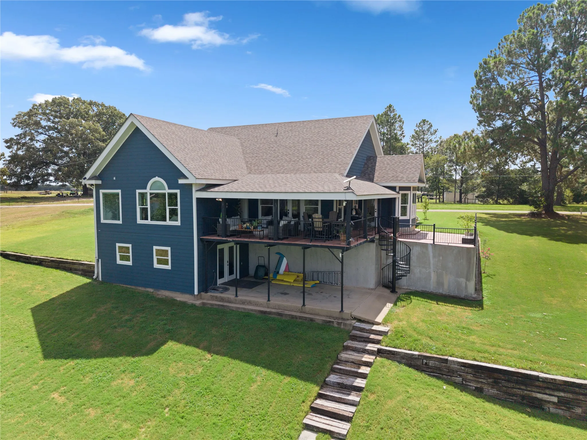 Single Family Residence For Sale in Henderson County , 7581 E Lake Drive, Murchison, Texas 75778, 4 Bedroom, 2 Bathroom, 2 Garage spaces, 2,380 Sqft, built in 2013, mls#21363898, Real Estate Agent in Murchison, Homes For Sale in Henderson county, Homes For Sale in Murchison, Realtor in Murchison Texas, Real Estate Brokerage Independent Realty Texas, Luminita Cordes Realtor