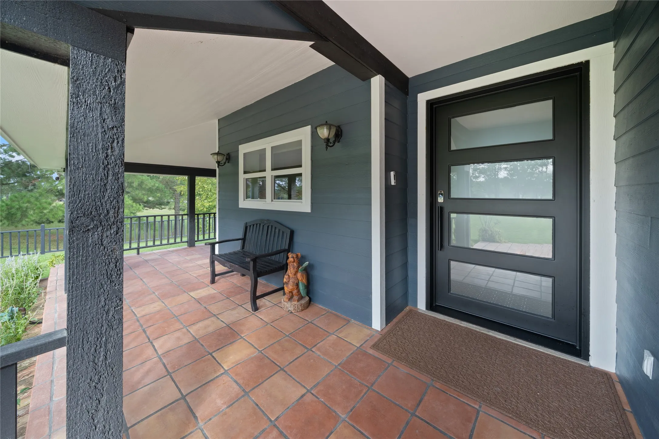 Single Family Residence For Sale in Henderson County , 7581 E Lake Drive, Murchison, Texas 75778, 4 Bedroom, 2 Bathroom, 2 Garage spaces, 2,380 Sqft, built in 2013, mls#21363898, Real Estate Agent in Murchison, Homes For Sale in Henderson county, Homes For Sale in Murchison, Realtor in Murchison Texas, Real Estate Brokerage Independent Realty Texas, Luminita Cordes Realtor