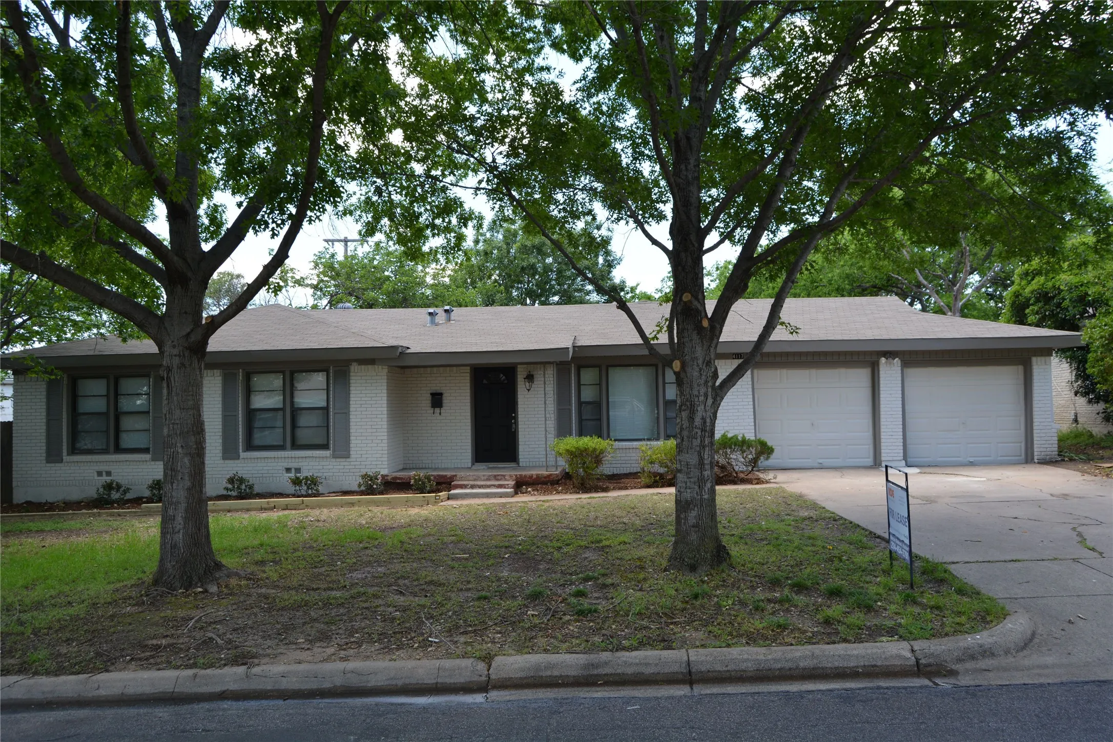 Single Family Residence For Rent in Tarrant County , 4117 Carma Drive, North Richland Hills, Texas 76180, 3 Bedroom, 2 Bathroom, 2 Garage spaces, 1,592 Sqft, built in 1955, mls#21365662, Real Estate Agent in North Richland Hills, Homes For Rent in Tarrant county, Homes For Rent in North Richland Hills, Realtor in North Richland Hills Texas, Real Estate Brokerage Independent Realty Texas, Luminita Cordes Realtor