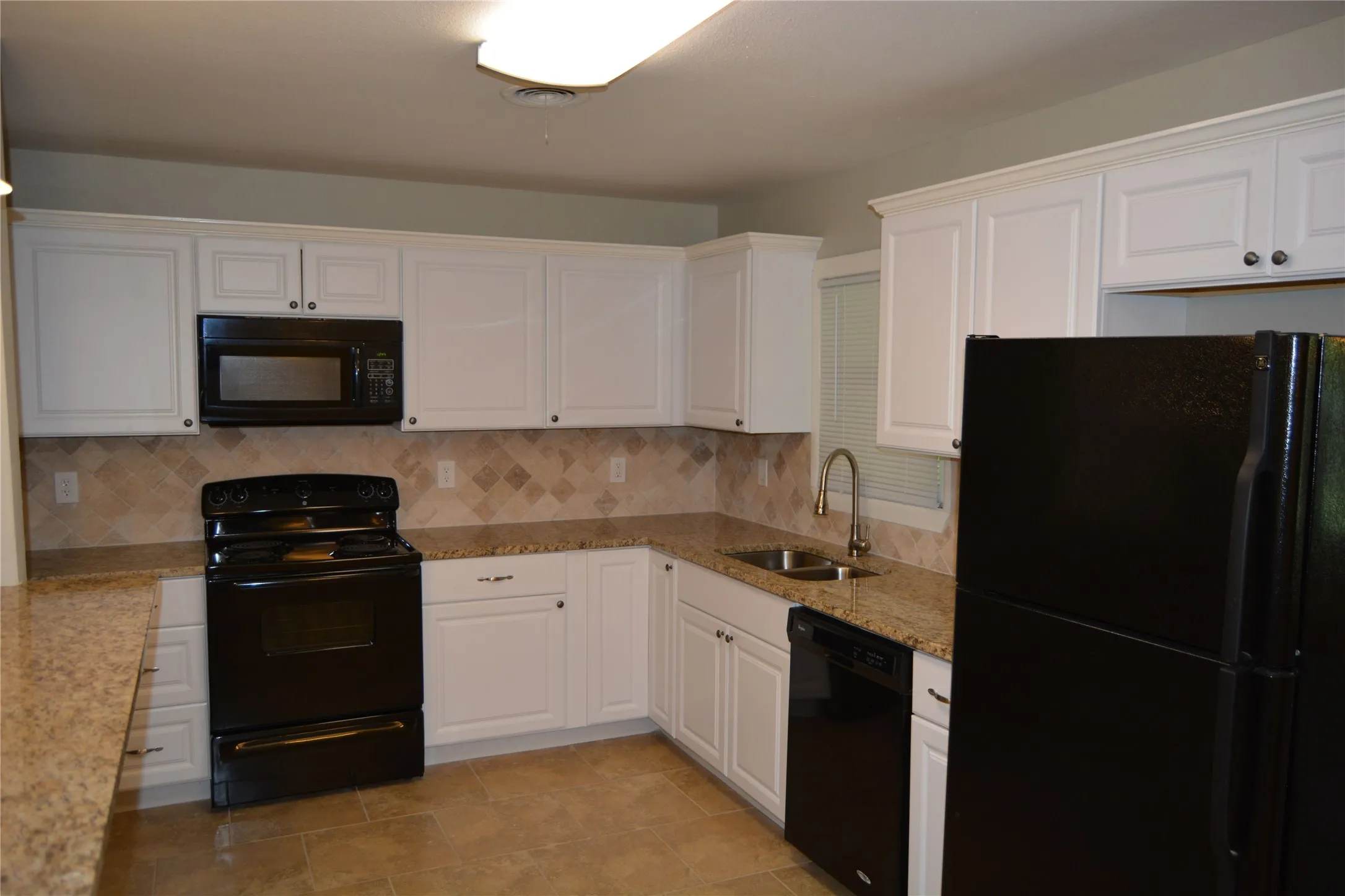 Single Family Residence For Rent in Tarrant County , 4117 Carma Drive, North Richland Hills, Texas 76180, 3 Bedroom, 2 Bathroom, 2 Garage spaces, 1,592 Sqft, built in 1955, mls#21365662, Real Estate Agent in North Richland Hills, Homes For Rent in Tarrant county, Homes For Rent in North Richland Hills, Realtor in North Richland Hills Texas, Real Estate Brokerage Independent Realty Texas, Luminita Cordes Realtor