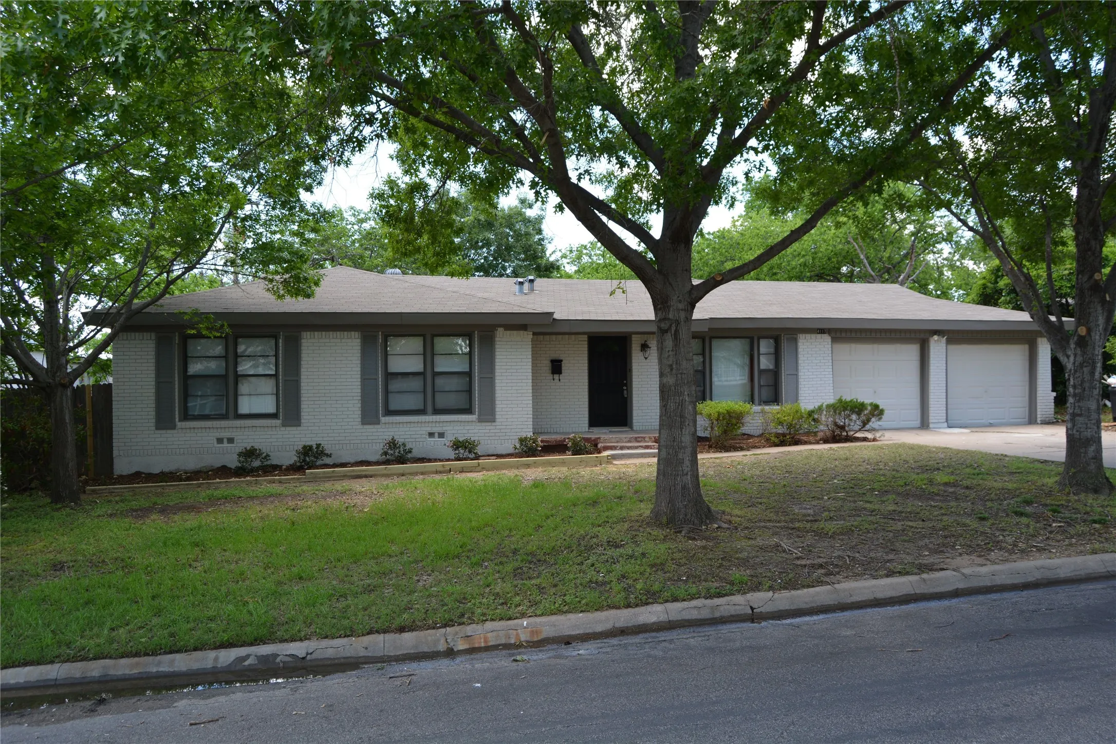 Single Family Residence For Rent in Tarrant County , 4117 Carma Drive, North Richland Hills, Texas 76180, 3 Bedroom, 2 Bathroom, 2 Garage spaces, 1,592 Sqft, built in 1955, mls#21365662, Real Estate Agent in North Richland Hills, Homes For Rent in Tarrant county, Homes For Rent in North Richland Hills, Realtor in North Richland Hills Texas, Real Estate Brokerage Independent Realty Texas, Luminita Cordes Realtor