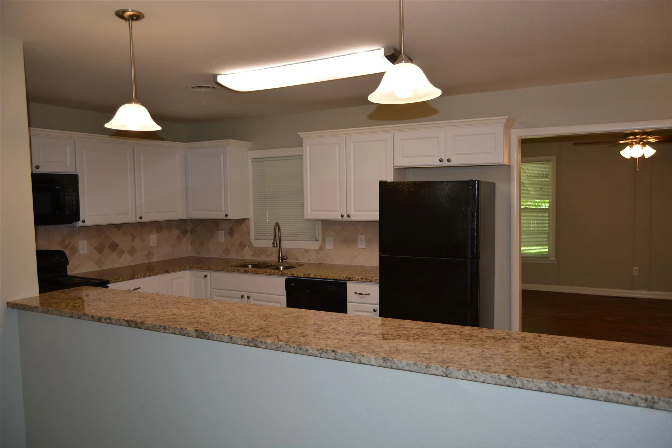 Single Family Residence For Rent in Tarrant County , 4117 Carma Drive, North Richland Hills, Texas 76180, 3 Bedroom, 2 Bathroom, 2 Garage spaces, 1,592 Sqft, built in 1955, mls#21365662, Real Estate Agent in North Richland Hills, Homes For Rent in Tarrant county, Homes For Rent in North Richland Hills, Realtor in North Richland Hills Texas, Real Estate Brokerage Independent Realty Texas, Luminita Cordes Realtor