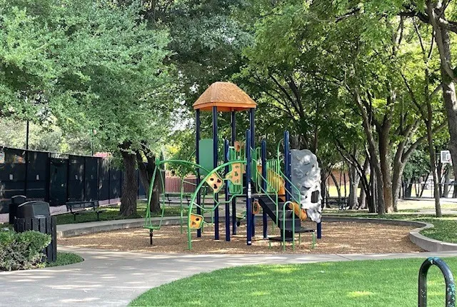Single Family Residence For Rent in Collin County , 2413 Trailwest Lane, Plano, Texas 75025, 5 Bedroom, 3 Bathroom, 2 Garage spaces, 3,049 Sqft, built in 1997, mls#21365665, Real Estate Agent in Plano, Homes For Rent in Collin county, Homes For Rent in Plano, Realtor in Plano Texas, Real Estate Brokerage Independent Realty Texas, Luminita Cordes Realtor