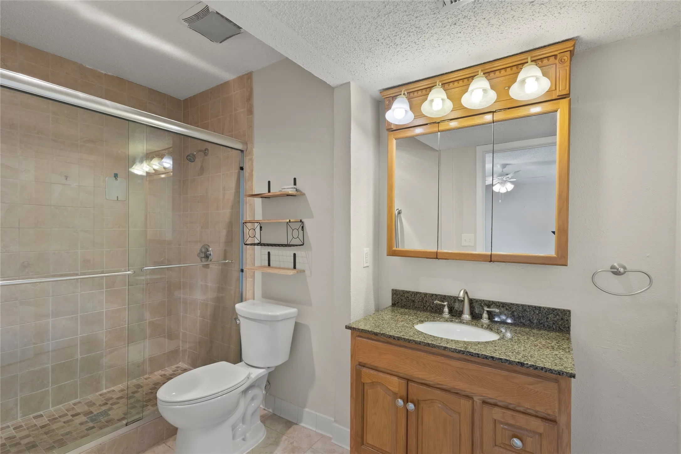 Condominium For Sale in Dallas County , 10650 Steppington Drive 211, Dallas, Texas 75230, 2 Bedroom, 2 Bathroom, Garage spaces, 1,197 Sqft, built in 1979, mls#21365668, Real Estate Agent in Dallas, Homes For Sale in Dallas county, Homes For Sale in Dallas, Realtor in Dallas Texas, Real Estate Brokerage Independent Realty Texas, Luminita Cordes Realtor