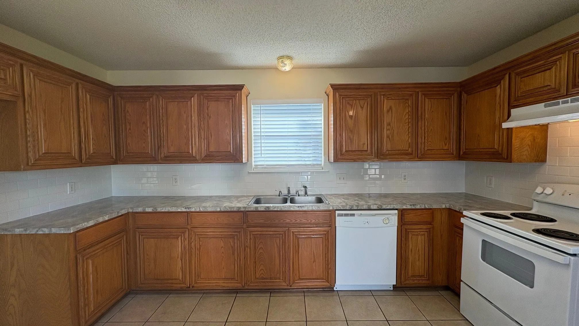 Kitchen has new counters & backsplash!