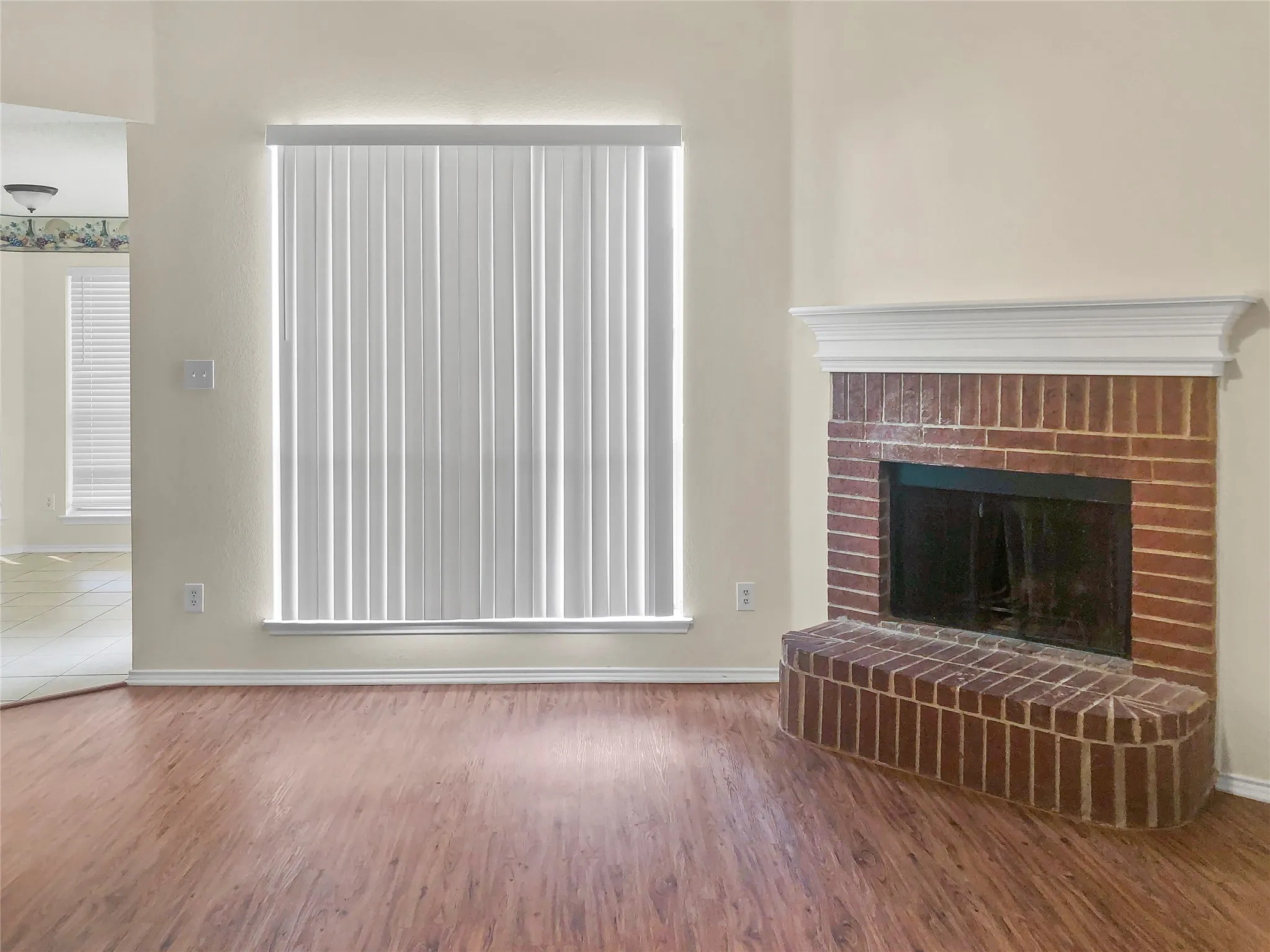 Single Family Residence For Rent in Tarrant County , 8008 Mourning Dove Drive, Arlington, Texas 76002, 4 Bedroom, 2 Bathroom, 2 Garage spaces, 1,804 Sqft, built in 2001, mls#21365669, Real Estate Agent in Arlington, Homes For Rent in Tarrant county, Homes For Rent in Arlington, Realtor in Arlington Texas, Real Estate Brokerage Independent Realty Texas, Luminita Cordes Realtor