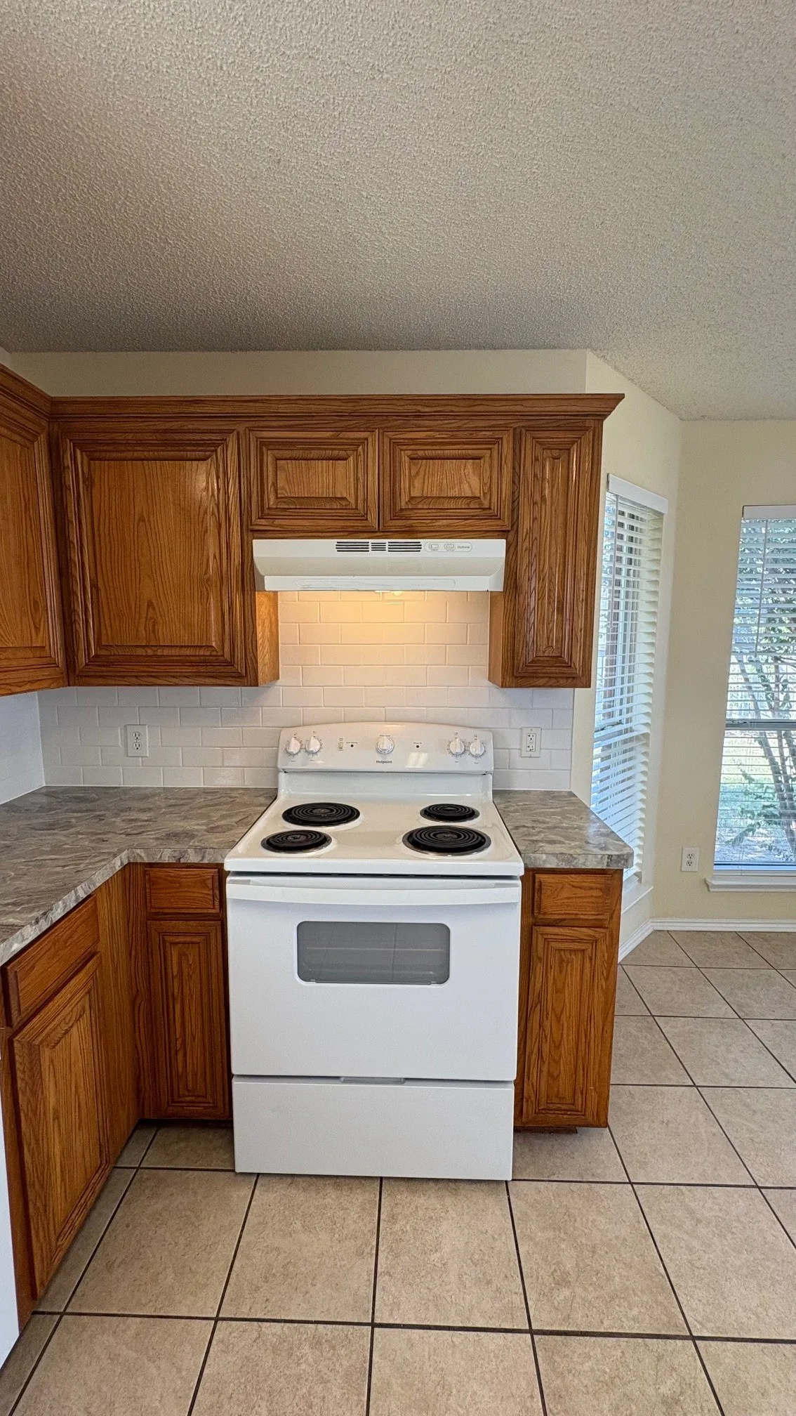 Single Family Residence For Rent in Tarrant County , 8008 Mourning Dove Drive, Arlington, Texas 76002, 4 Bedroom, 2 Bathroom, 2 Garage spaces, 1,804 Sqft, built in 2001, mls#21365669, Real Estate Agent in Arlington, Homes For Rent in Tarrant county, Homes For Rent in Arlington, Realtor in Arlington Texas, Real Estate Brokerage Independent Realty Texas, Luminita Cordes Realtor