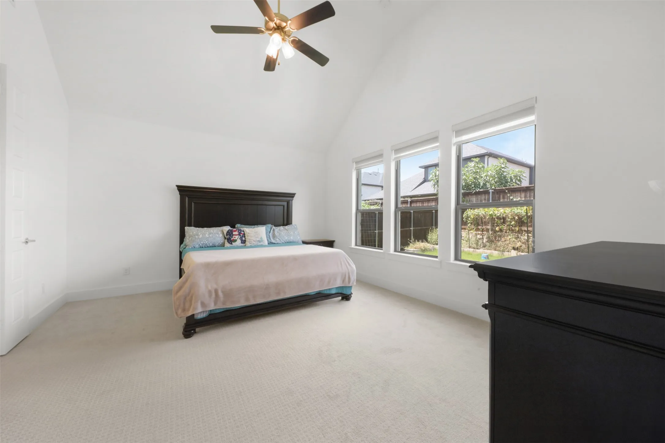 Single Family Residence For Rent in Collin County , 14164 Berryfield Lane, Frisco, Texas 75035, 4 Bedroom, 3 Bathroom, 2 Garage spaces, 3,426 Sqft, built in 2021, Price $4,000, mls#21365670, Real Estate Agent in Frisco, Homes For Rent in Collin county, Homes For Rent in Frisco, Realtor in Frisco Texas, Real Estate Brokerage Independent Realty Texas, Luminita Cordes Realtor