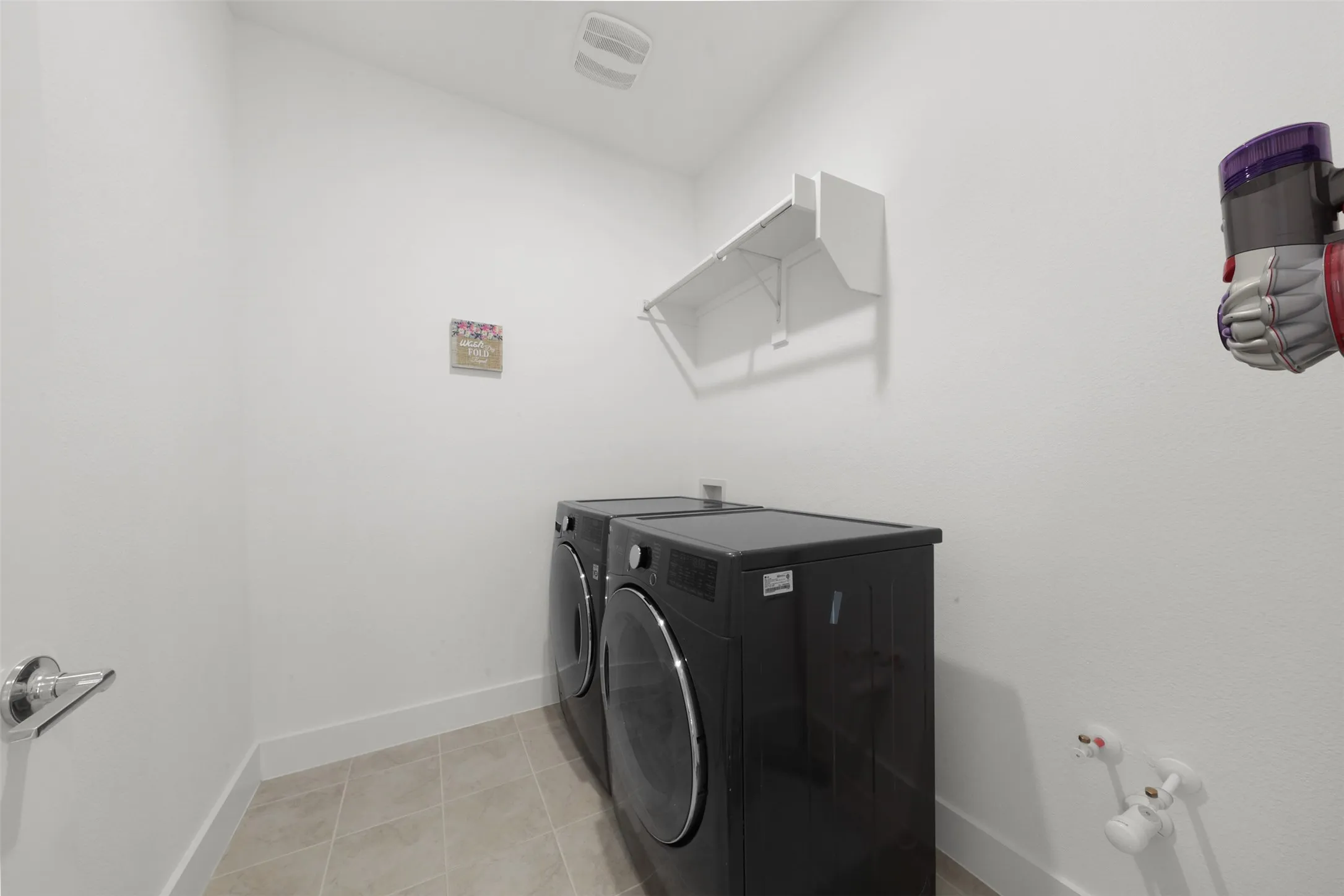 Single Family Residence For Rent in Collin County , 14164 Berryfield Lane, Frisco, Texas 75035, 4 Bedroom, 3 Bathroom, 2 Garage spaces, 3,426 Sqft, built in 2021, Price $4,000, mls#21365670, Real Estate Agent in Frisco, Homes For Rent in Collin county, Homes For Rent in Frisco, Realtor in Frisco Texas, Real Estate Brokerage Independent Realty Texas, Luminita Cordes Realtor
