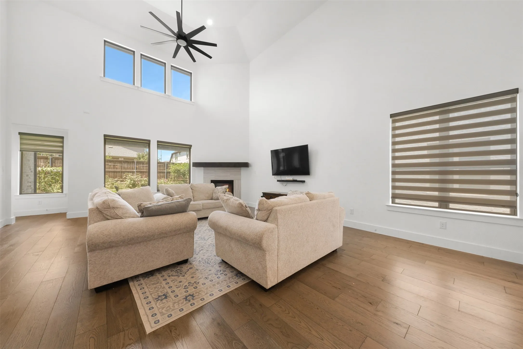 Single Family Residence For Rent in Collin County , 14164 Berryfield Lane, Frisco, Texas 75035, 4 Bedroom, 3 Bathroom, 2 Garage spaces, 3,426 Sqft, built in 2021, Price $4,000, mls#21365670, Real Estate Agent in Frisco, Homes For Rent in Collin county, Homes For Rent in Frisco, Realtor in Frisco Texas, Real Estate Brokerage Independent Realty Texas, Luminita Cordes Realtor