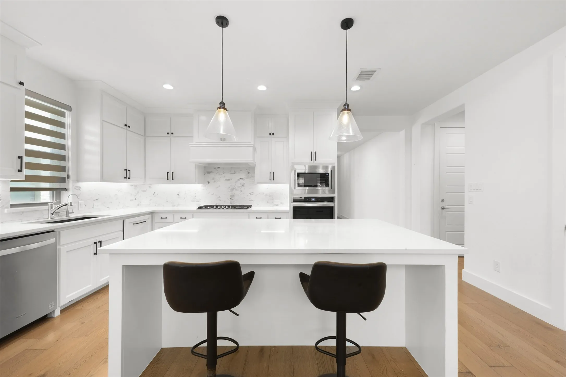 Single Family Residence For Rent in Collin County , 14164 Berryfield Lane, Frisco, Texas 75035, 4 Bedroom, 3 Bathroom, 2 Garage spaces, 3,426 Sqft, built in 2021, Price $4,000, mls#21365670, Real Estate Agent in Frisco, Homes For Rent in Collin county, Homes For Rent in Frisco, Realtor in Frisco Texas, Real Estate Brokerage Independent Realty Texas, Luminita Cordes Realtor