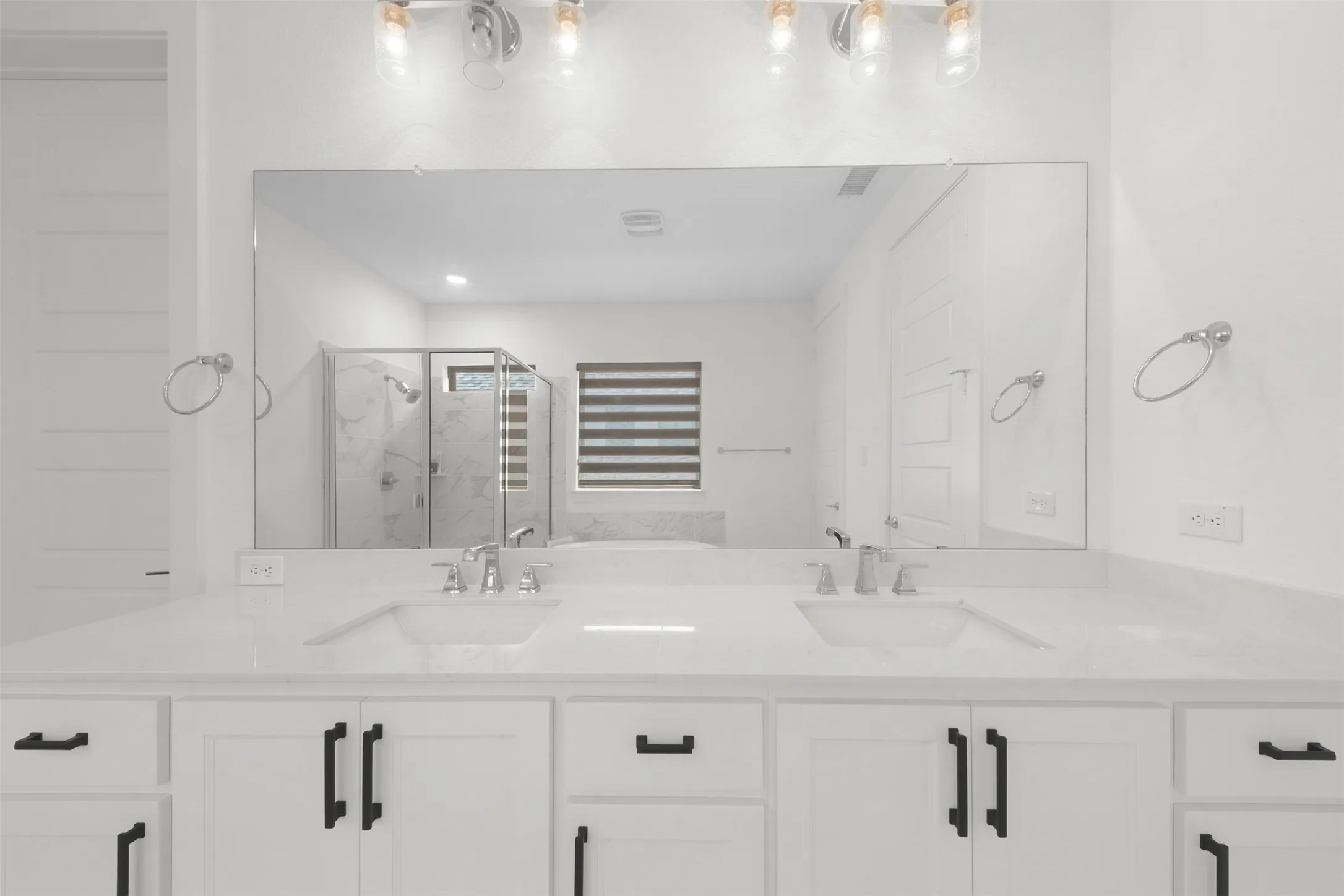 Single Family Residence For Rent in Collin County , 14164 Berryfield Lane, Frisco, Texas 75035, 4 Bedroom, 3 Bathroom, 2 Garage spaces, 3,426 Sqft, built in 2021, Price $4,000, mls#21365670, Real Estate Agent in Frisco, Homes For Rent in Collin county, Homes For Rent in Frisco, Realtor in Frisco Texas, Real Estate Brokerage Independent Realty Texas, Luminita Cordes Realtor