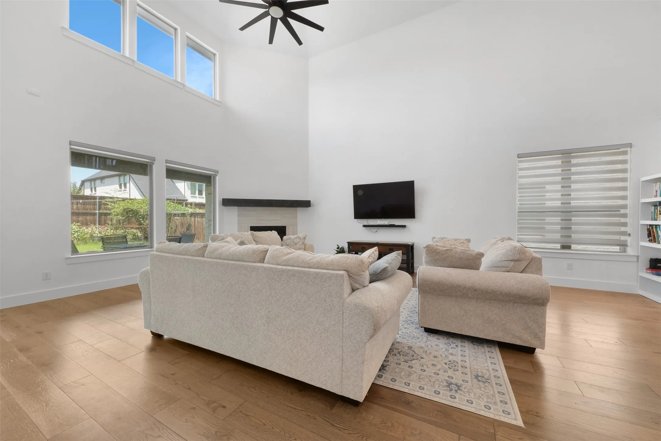 Single Family Residence For Rent in Collin County , 14164 Berryfield Lane, Frisco, Texas 75035, 4 Bedroom, 3 Bathroom, 2 Garage spaces, 3,426 Sqft, built in 2021, Price $4,000, mls#21365670, Real Estate Agent in Frisco, Homes For Rent in Collin county, Homes For Rent in Frisco, Realtor in Frisco Texas, Real Estate Brokerage Independent Realty Texas, Luminita Cordes Realtor