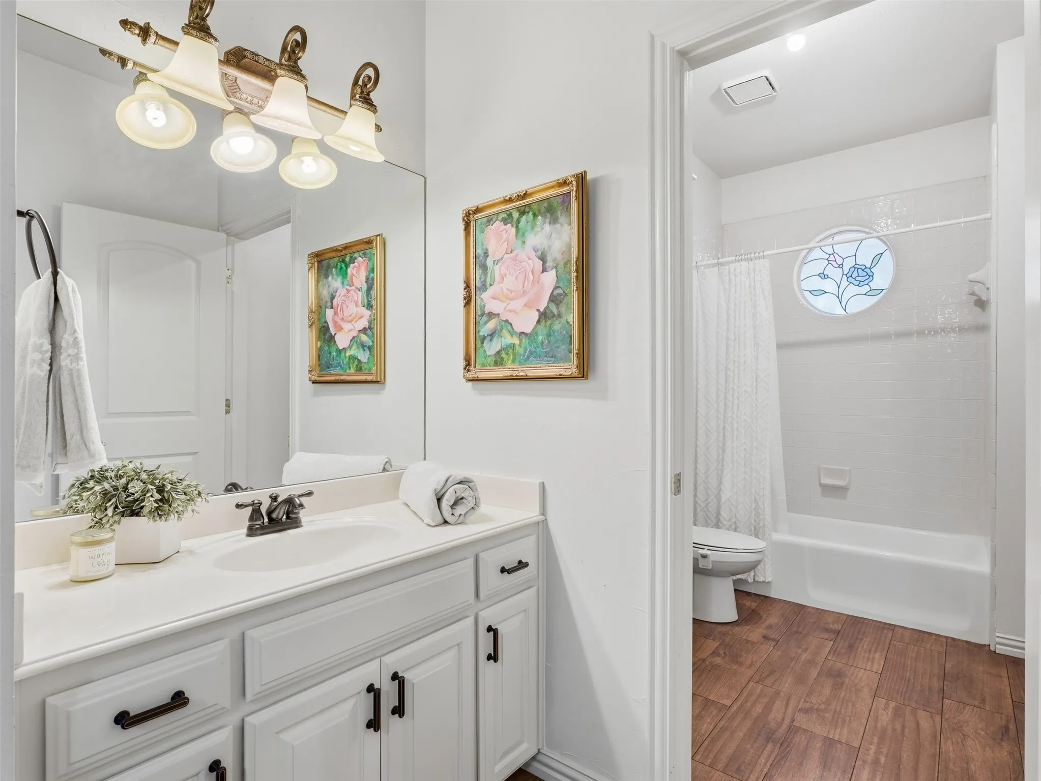 Single Family Residence For Sale in Parker County , 156 S Fork Drive, Hudson Oaks, Texas 76087, 3 Bedroom, 3 Bathroom, 3 Garage spaces, 2,617 Sqft, built in 1993, mls#21363756, Real Estate Agent in Hudson Oaks, Homes For Sale in Parker county, Homes For Sale in Hudson Oaks, Realtor in Hudson Oaks Texas, Real Estate Brokerage Independent Realty Texas, Luminita Cordes Realtor
