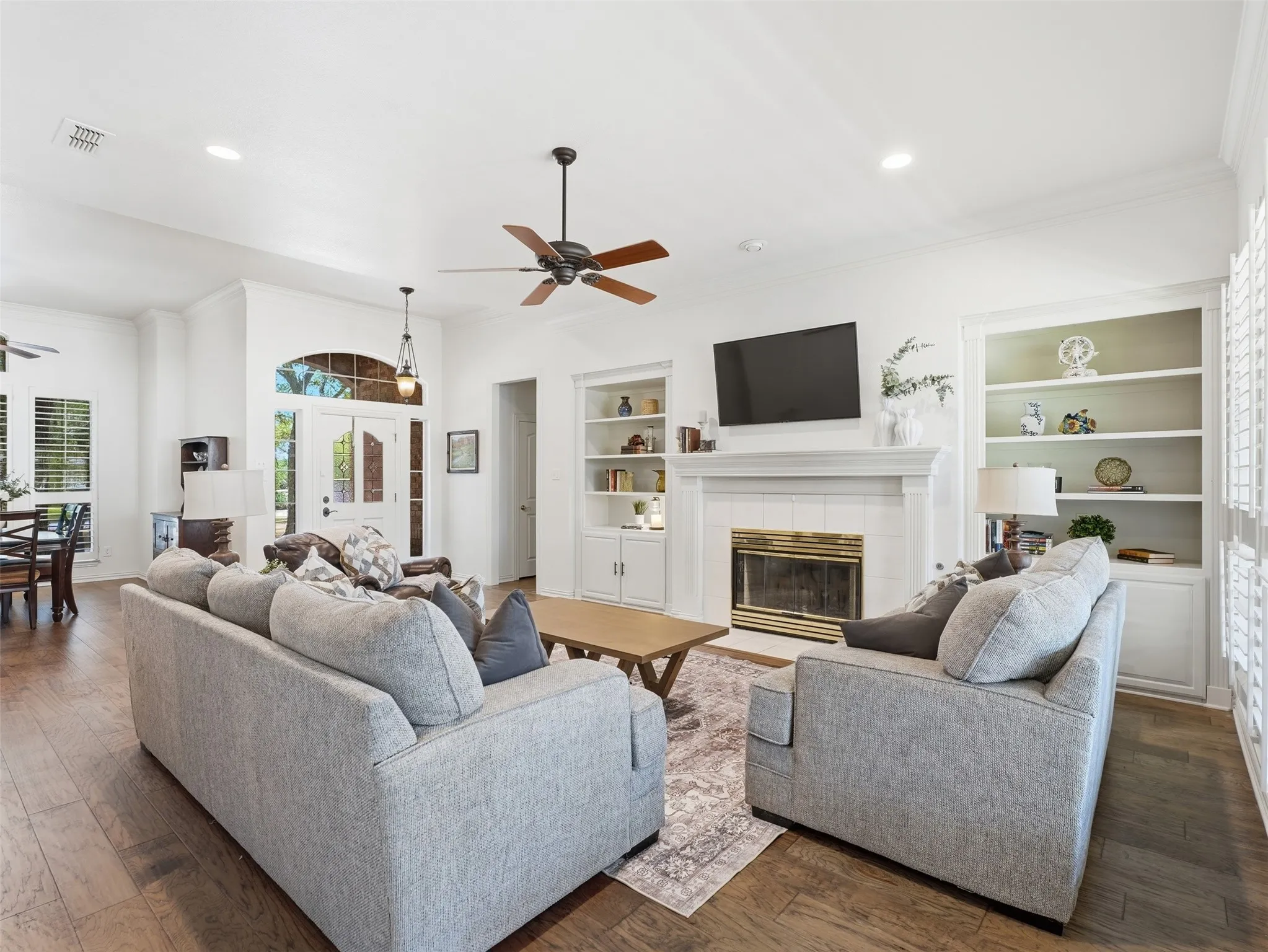 Single Family Residence For Sale in Parker County , 156 S Fork Drive, Hudson Oaks, Texas 76087, 3 Bedroom, 3 Bathroom, 3 Garage spaces, 2,617 Sqft, built in 1993, mls#21363756, Real Estate Agent in Hudson Oaks, Homes For Sale in Parker county, Homes For Sale in Hudson Oaks, Realtor in Hudson Oaks Texas, Real Estate Brokerage Independent Realty Texas, Luminita Cordes Realtor