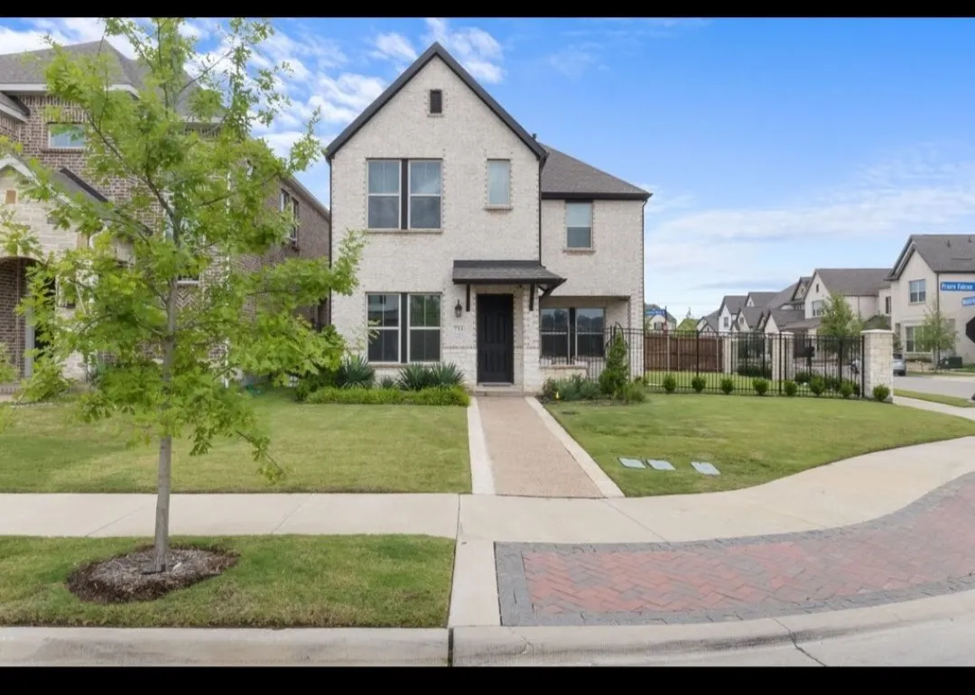 Single Family Residence For Sale in Tarrant County , 711 Prairie Falcon Drive, Arlington, Texas 76005, 3 Bedroom, 3 Bathroom, 2 Garage spaces, 2,345 Sqft, built in 2023, Price $584,900, mls#21360317, Real Estate Agent in Arlington, Homes For Sale in Tarrant county, Homes For Sale in Arlington, Realtor in Arlington Texas, Real Estate Brokerage Independent Realty Texas, Luminita Cordes Realtor