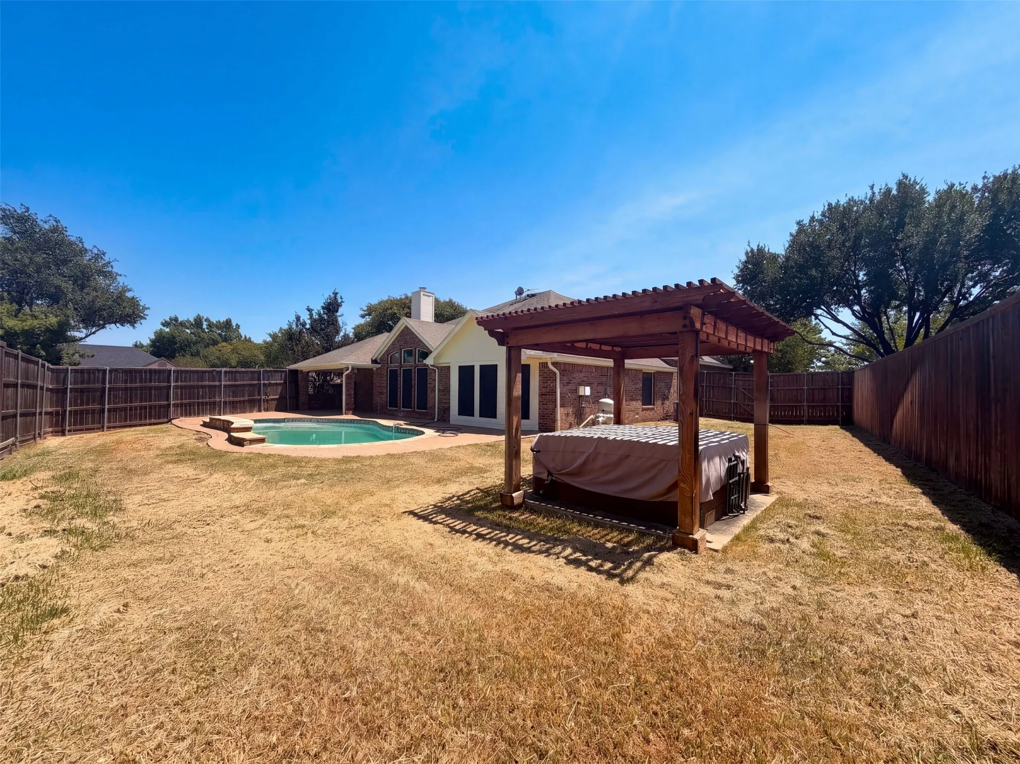 Single Family Residence For Sale in Denton County , 6 Cimarron Court, Trophy Club, Texas 76262, 4 Bedroom, 3 Bathroom, 2 Garage spaces, 2,527 Sqft, built in 1997, mls#21365675, Real Estate Agent in Trophy Club, Homes For Sale in Denton county, Homes For Sale in Trophy Club, Realtor in Trophy Club Texas, Real Estate Brokerage Independent Realty Texas, Luminita Cordes Realtor