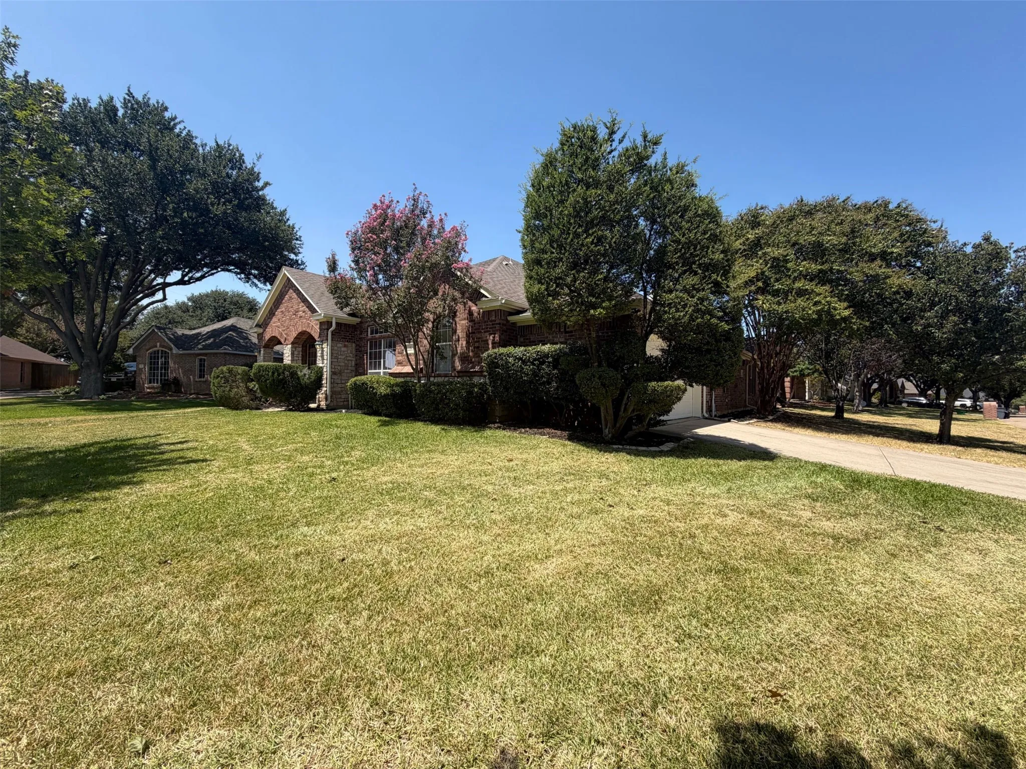 Single Family Residence For Sale in Denton County , 6 Cimarron Court, Trophy Club, Texas 76262, 4 Bedroom, 3 Bathroom, 2 Garage spaces, 2,527 Sqft, built in 1997, mls#21365675, Real Estate Agent in Trophy Club, Homes For Sale in Denton county, Homes For Sale in Trophy Club, Realtor in Trophy Club Texas, Real Estate Brokerage Independent Realty Texas, Luminita Cordes Realtor