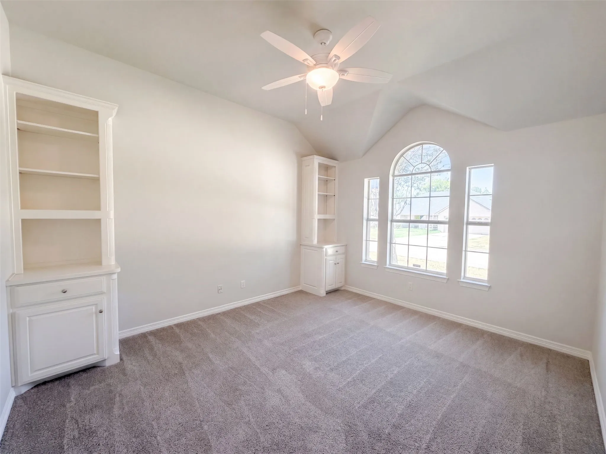 Single Family Residence For Sale in Denton County , 6 Cimarron Court, Trophy Club, Texas 76262, 4 Bedroom, 3 Bathroom, 2 Garage spaces, 2,527 Sqft, built in 1997, mls#21365675, Real Estate Agent in Trophy Club, Homes For Sale in Denton county, Homes For Sale in Trophy Club, Realtor in Trophy Club Texas, Real Estate Brokerage Independent Realty Texas, Luminita Cordes Realtor