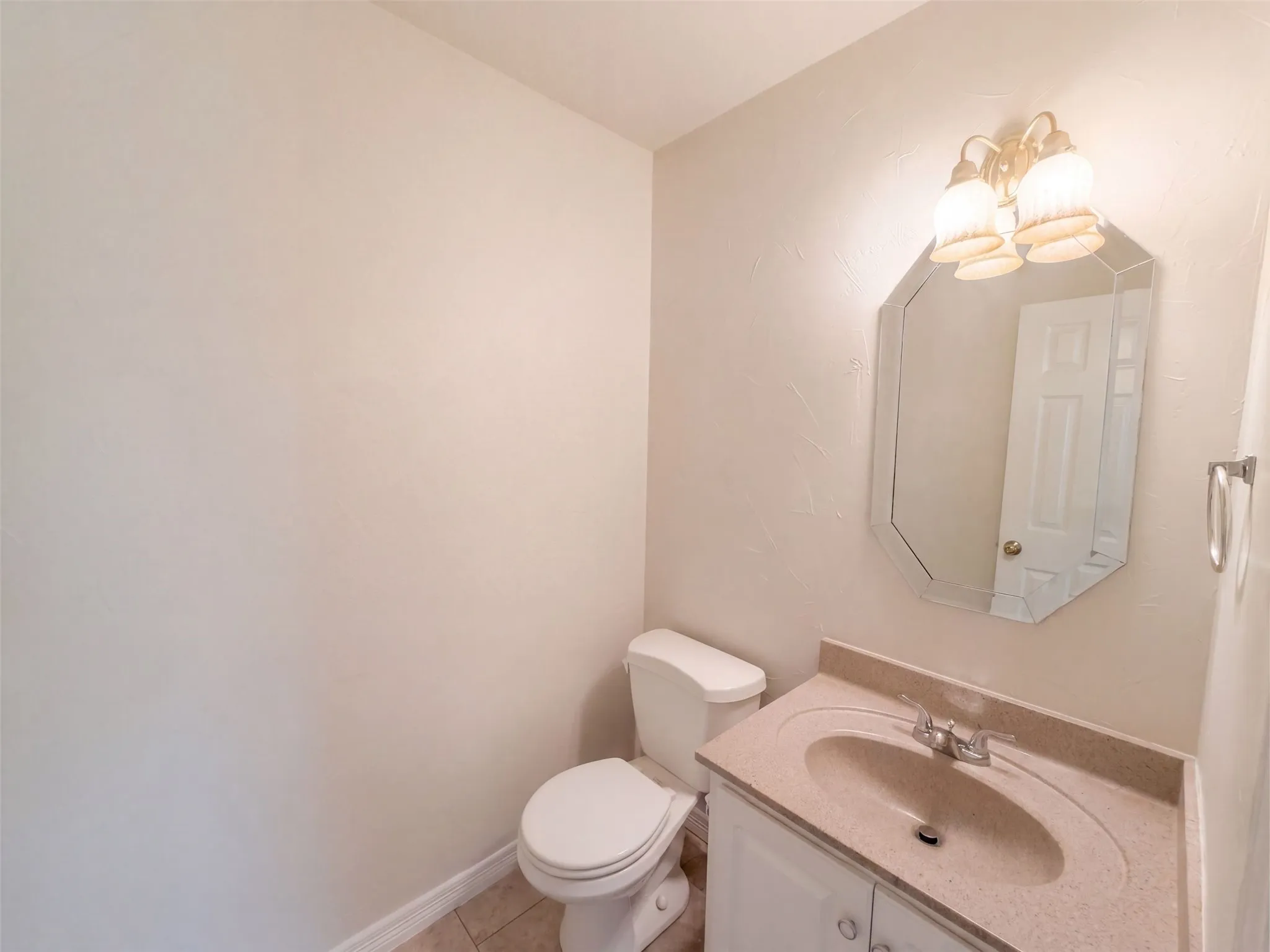 Single Family Residence For Sale in Denton County , 6 Cimarron Court, Trophy Club, Texas 76262, 4 Bedroom, 3 Bathroom, 2 Garage spaces, 2,527 Sqft, built in 1997, mls#21365675, Real Estate Agent in Trophy Club, Homes For Sale in Denton county, Homes For Sale in Trophy Club, Realtor in Trophy Club Texas, Real Estate Brokerage Independent Realty Texas, Luminita Cordes Realtor