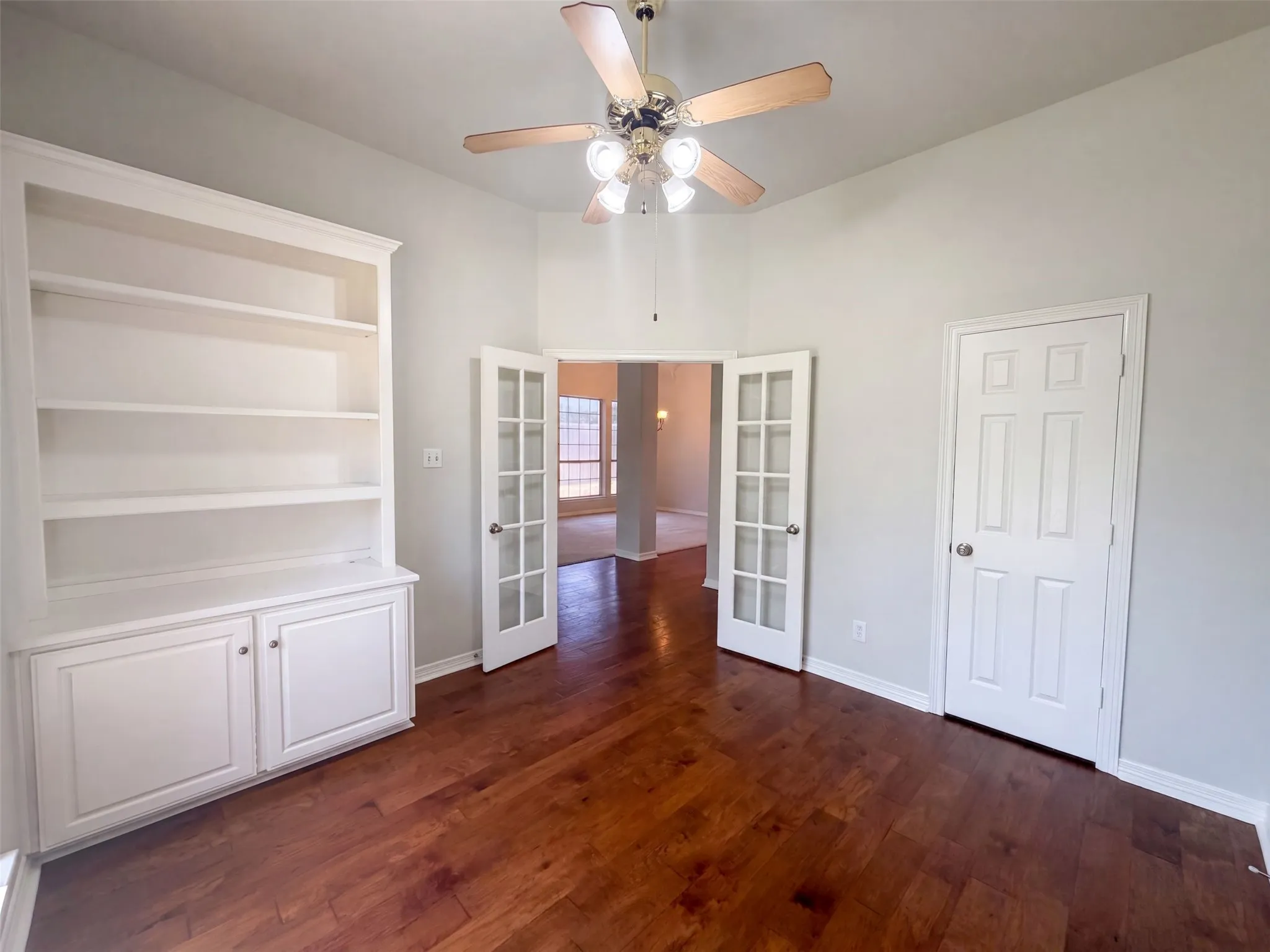 Single Family Residence For Sale in Denton County , 6 Cimarron Court, Trophy Club, Texas 76262, 4 Bedroom, 3 Bathroom, 2 Garage spaces, 2,527 Sqft, built in 1997, mls#21365675, Real Estate Agent in Trophy Club, Homes For Sale in Denton county, Homes For Sale in Trophy Club, Realtor in Trophy Club Texas, Real Estate Brokerage Independent Realty Texas, Luminita Cordes Realtor