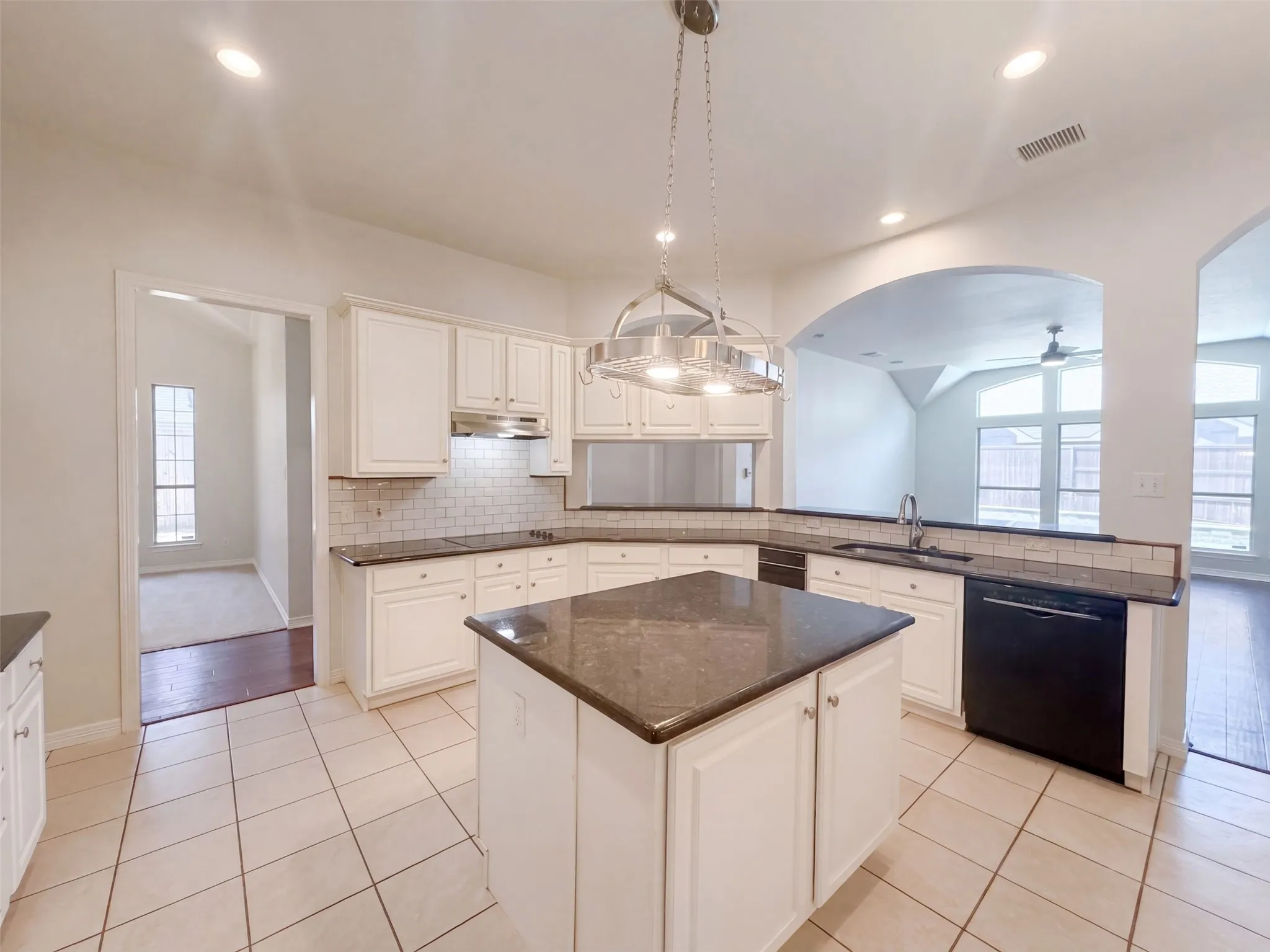 Single Family Residence For Sale in Denton County , 6 Cimarron Court, Trophy Club, Texas 76262, 4 Bedroom, 3 Bathroom, 2 Garage spaces, 2,527 Sqft, built in 1997, mls#21365675, Real Estate Agent in Trophy Club, Homes For Sale in Denton county, Homes For Sale in Trophy Club, Realtor in Trophy Club Texas, Real Estate Brokerage Independent Realty Texas, Luminita Cordes Realtor