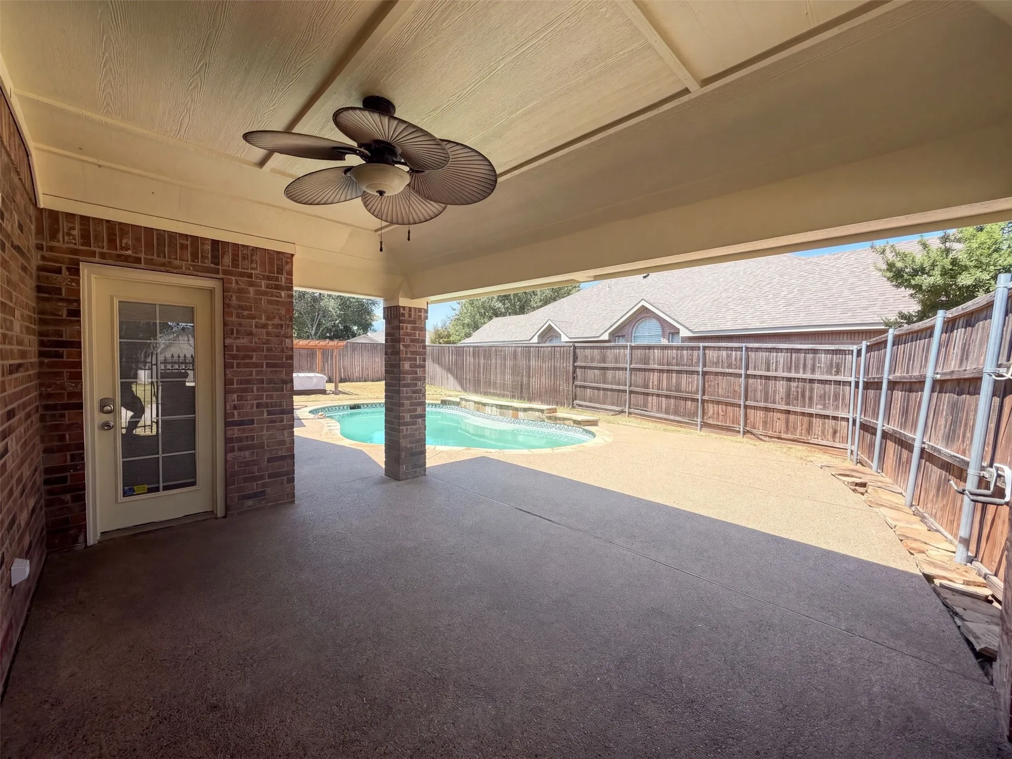 Single Family Residence For Sale in Denton County , 6 Cimarron Court, Trophy Club, Texas 76262, 4 Bedroom, 3 Bathroom, 2 Garage spaces, 2,527 Sqft, built in 1997, mls#21365675, Real Estate Agent in Trophy Club, Homes For Sale in Denton county, Homes For Sale in Trophy Club, Realtor in Trophy Club Texas, Real Estate Brokerage Independent Realty Texas, Luminita Cordes Realtor