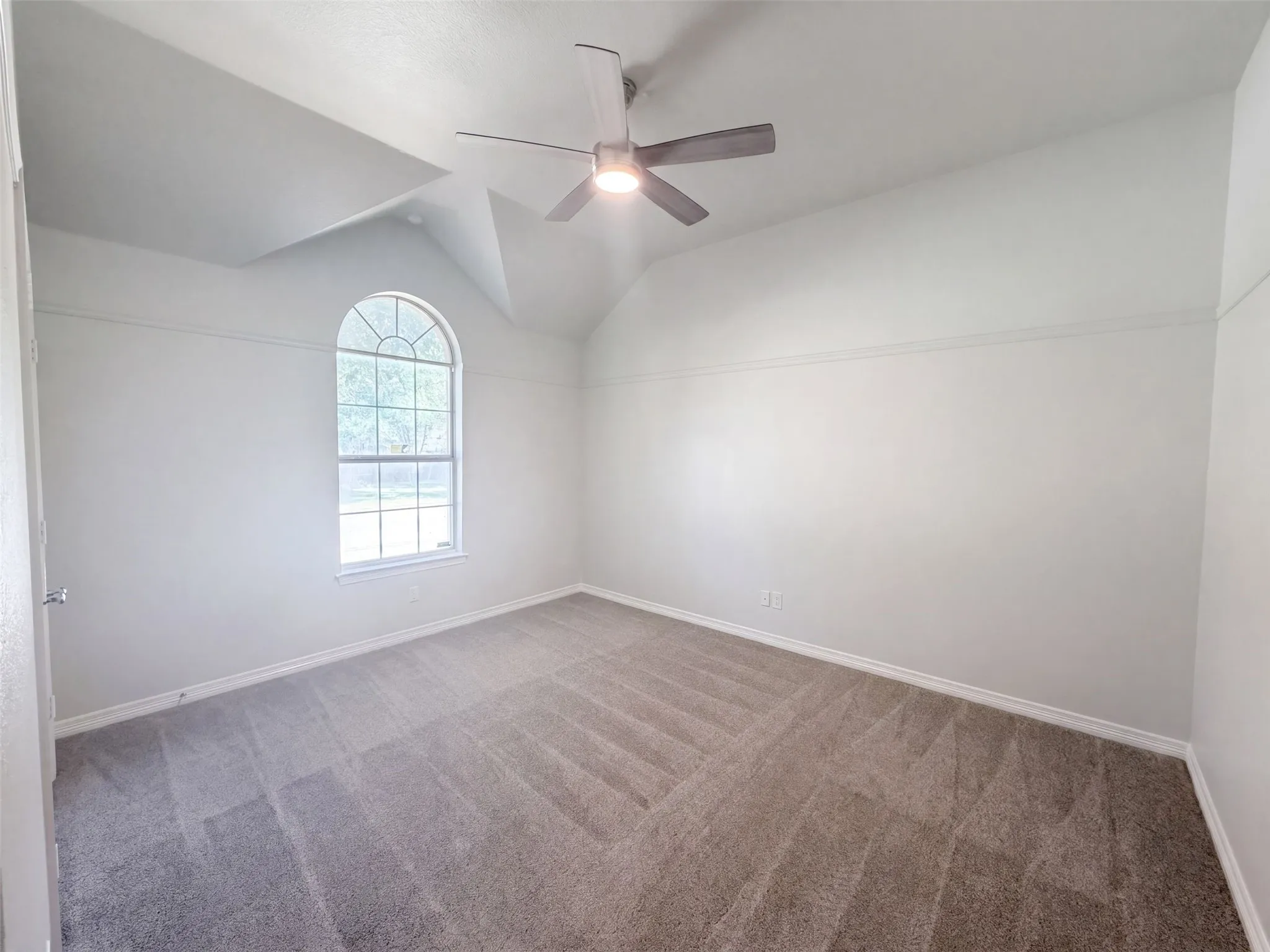 Single Family Residence For Sale in Denton County , 6 Cimarron Court, Trophy Club, Texas 76262, 4 Bedroom, 3 Bathroom, 2 Garage spaces, 2,527 Sqft, built in 1997, mls#21365675, Real Estate Agent in Trophy Club, Homes For Sale in Denton county, Homes For Sale in Trophy Club, Realtor in Trophy Club Texas, Real Estate Brokerage Independent Realty Texas, Luminita Cordes Realtor