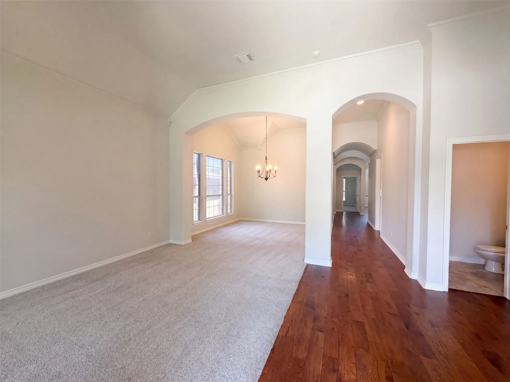 Single Family Residence For Sale in Denton County , 6 Cimarron Court, Trophy Club, Texas 76262, 4 Bedroom, 3 Bathroom, 2 Garage spaces, 2,527 Sqft, built in 1997, mls#21365675, Real Estate Agent in Trophy Club, Homes For Sale in Denton county, Homes For Sale in Trophy Club, Realtor in Trophy Club Texas, Real Estate Brokerage Independent Realty Texas, Luminita Cordes Realtor