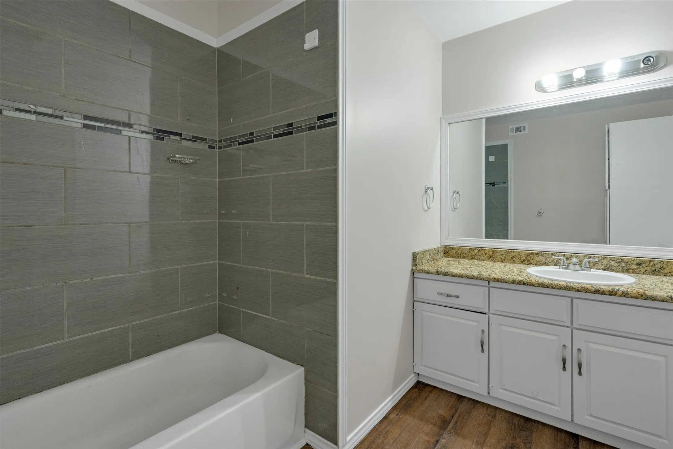 Single Family Residence For Sale in Johnson County , 209 Mistletoe Lane, Keene, Texas 76059, 4 Bedroom, 3 Bathroom, 2 Garage spaces, 2,783 Sqft, built in 1979, mls#21363414, Real Estate Agent in Keene, Homes For Sale in Johnson county, Homes For Sale in Keene, Realtor in Keene Texas, Real Estate Brokerage Independent Realty Texas, Luminita Cordes Realtor