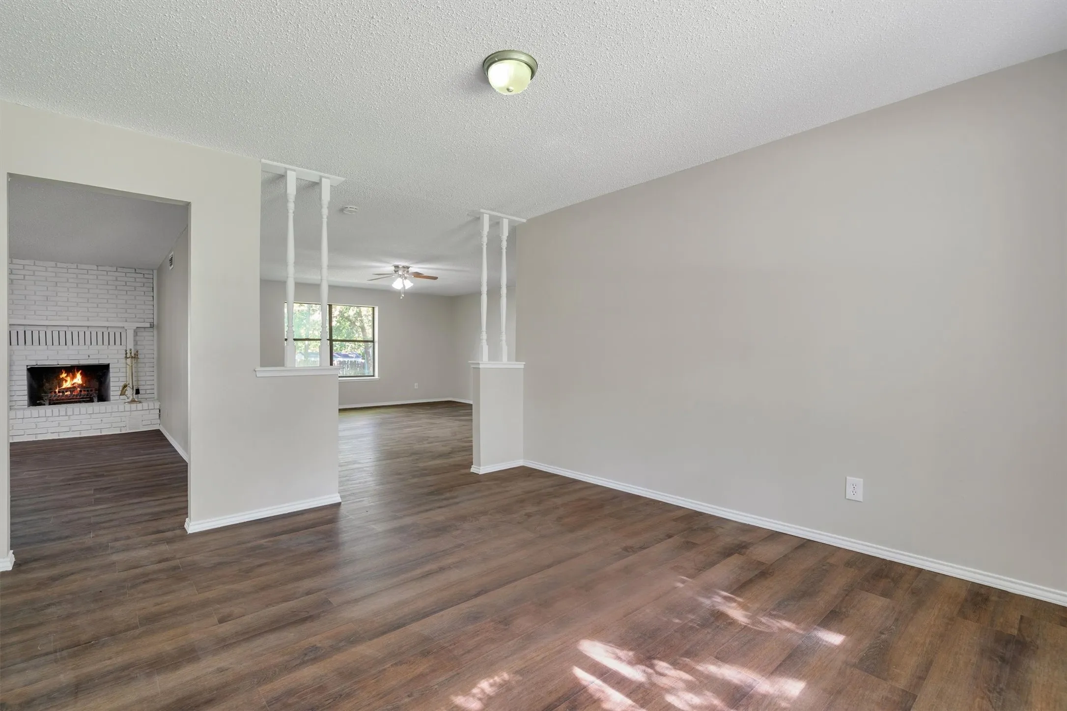 Single Family Residence For Sale in Johnson County , 209 Mistletoe Lane, Keene, Texas 76059, 4 Bedroom, 3 Bathroom, 2 Garage spaces, 2,783 Sqft, built in 1979, mls#21363414, Real Estate Agent in Keene, Homes For Sale in Johnson county, Homes For Sale in Keene, Realtor in Keene Texas, Real Estate Brokerage Independent Realty Texas, Luminita Cordes Realtor