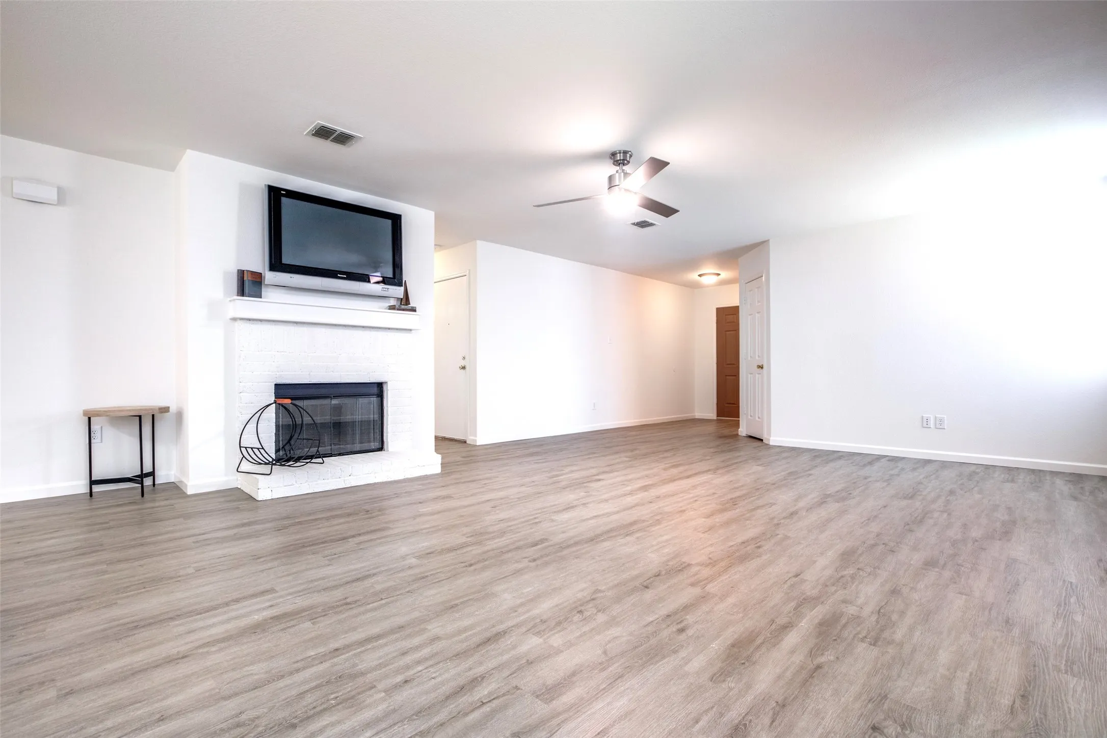 Single Family Residence For Rent in Collin County , 12685 Drexel Street, Frisco, Texas 75035, 3 Bedroom, 2 Bathroom, 2 Garage spaces, 1,640 Sqft, built in 2004, mls#21365248, Real Estate Agent in Frisco, Homes For Rent in Collin county, Homes For Rent in Frisco, Realtor in Frisco Texas, Real Estate Brokerage Independent Realty Texas, Luminita Cordes Realtor