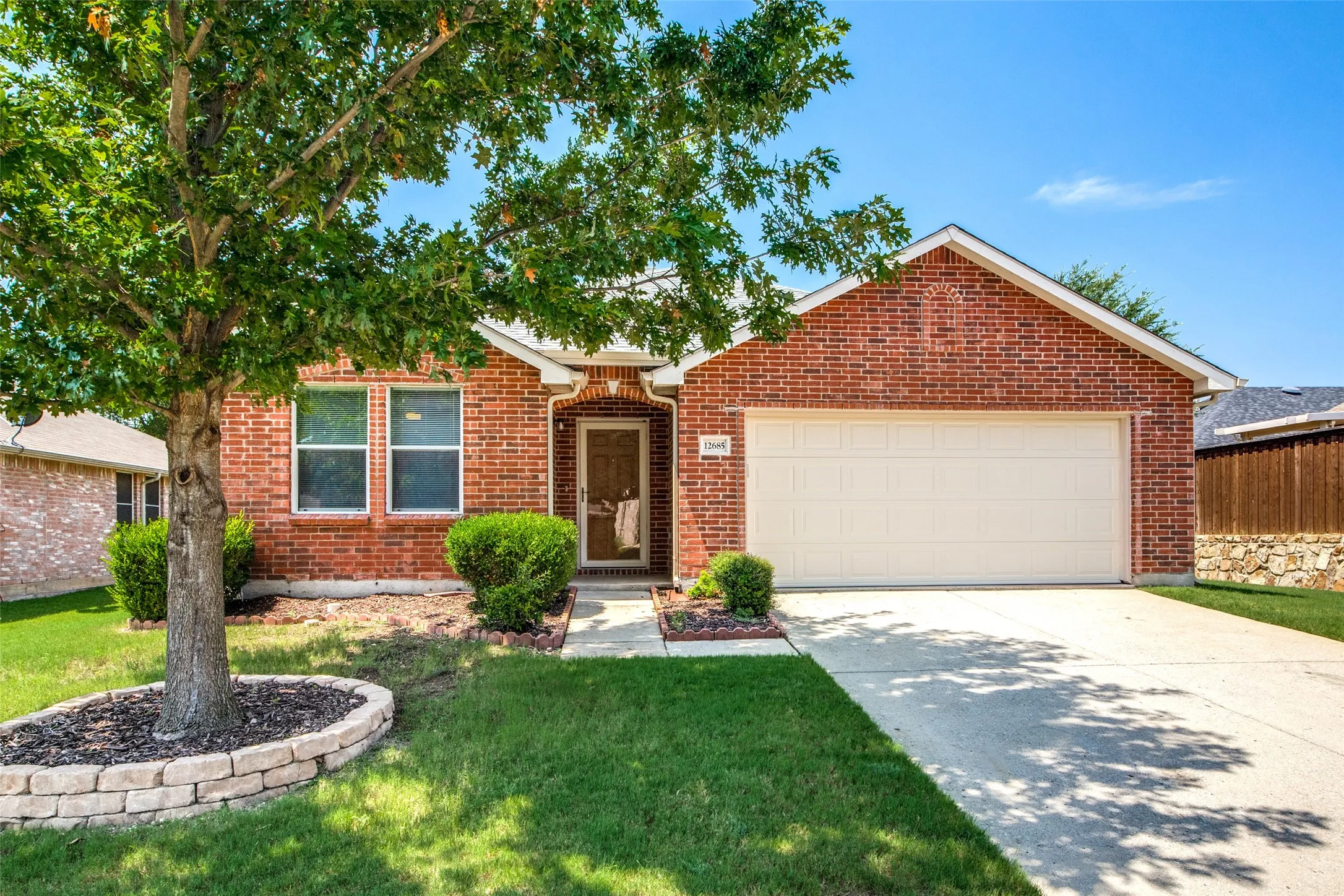 Single Family Residence For Rent in Collin County , 12685 Drexel Street, Frisco, Texas 75035, 3 Bedroom, 2 Bathroom, 2 Garage spaces, 1,640 Sqft, built in 2004, mls#21365248, Real Estate Agent in Frisco, Homes For Rent in Collin county, Homes For Rent in Frisco, Realtor in Frisco Texas, Real Estate Brokerage Independent Realty Texas, Luminita Cordes Realtor