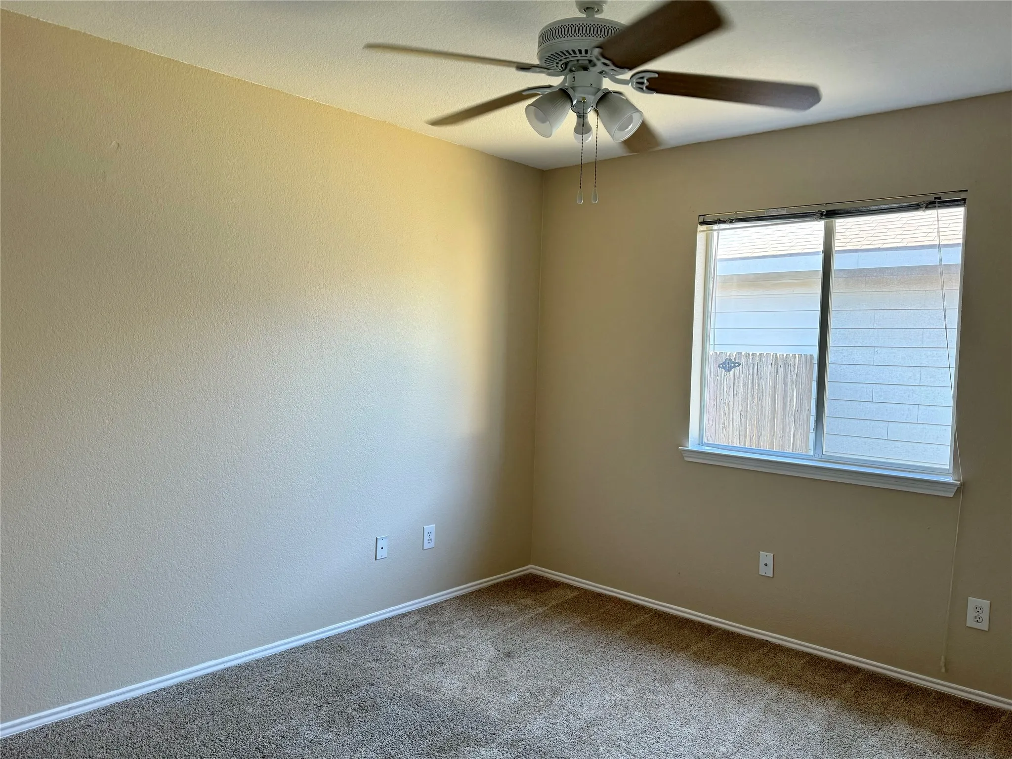 Single Family Residence For Rent in Collin County , 1713 Elm Street, Anna, Texas 75409, 3 Bedroom, 2 Bathroom, 2 Garage spaces, 1,385 Sqft, built in 2003, mls#21353476, Real Estate Agent in Anna, Homes For Rent in Collin county, Homes For Rent in Anna, Realtor in Anna Texas, Real Estate Brokerage Independent Realty Texas, Luminita Cordes Realtor