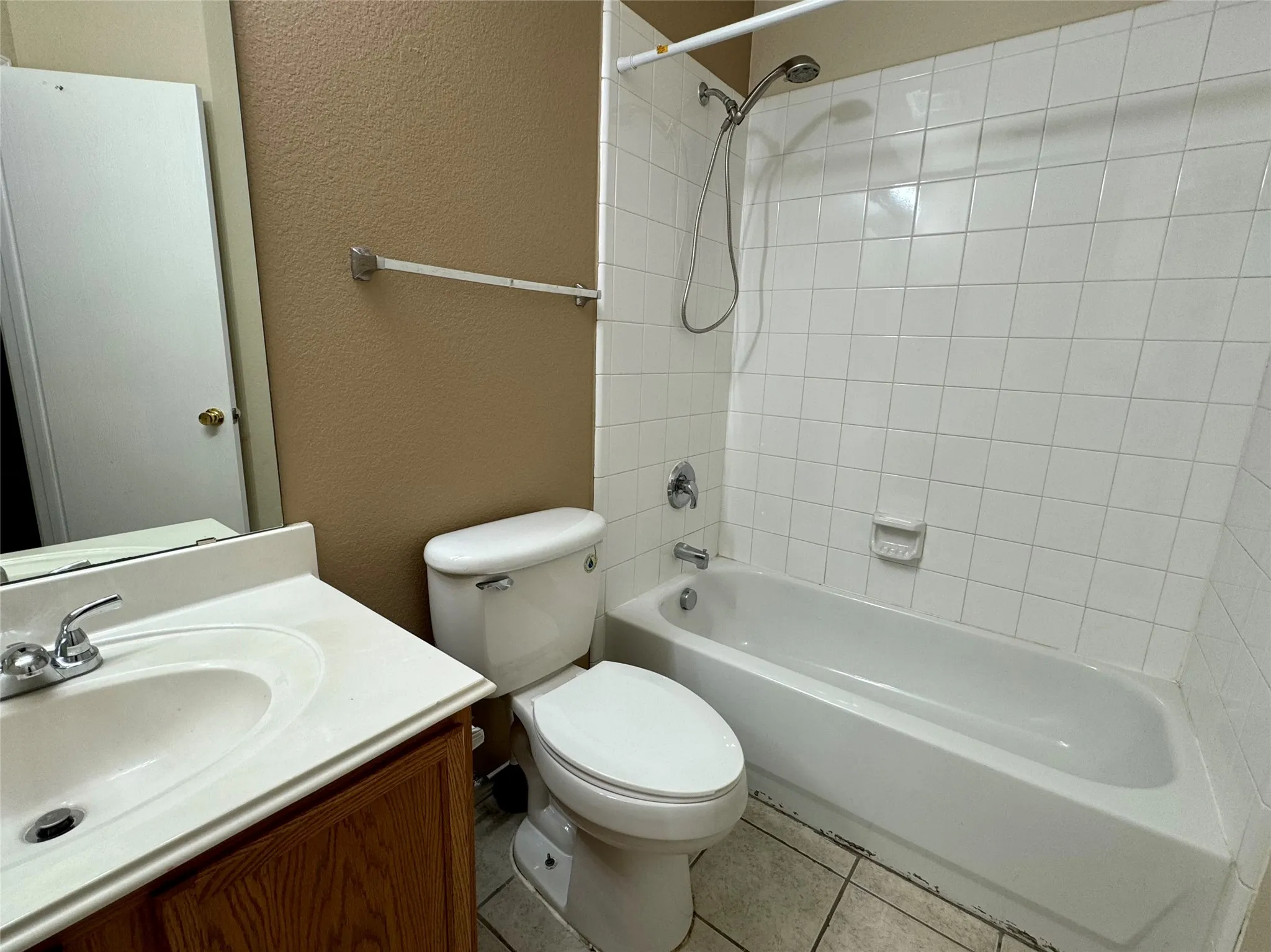 Single Family Residence For Rent in Collin County , 1713 Elm Street, Anna, Texas 75409, 3 Bedroom, 2 Bathroom, 2 Garage spaces, 1,385 Sqft, built in 2003, mls#21353476, Real Estate Agent in Anna, Homes For Rent in Collin county, Homes For Rent in Anna, Realtor in Anna Texas, Real Estate Brokerage Independent Realty Texas, Luminita Cordes Realtor