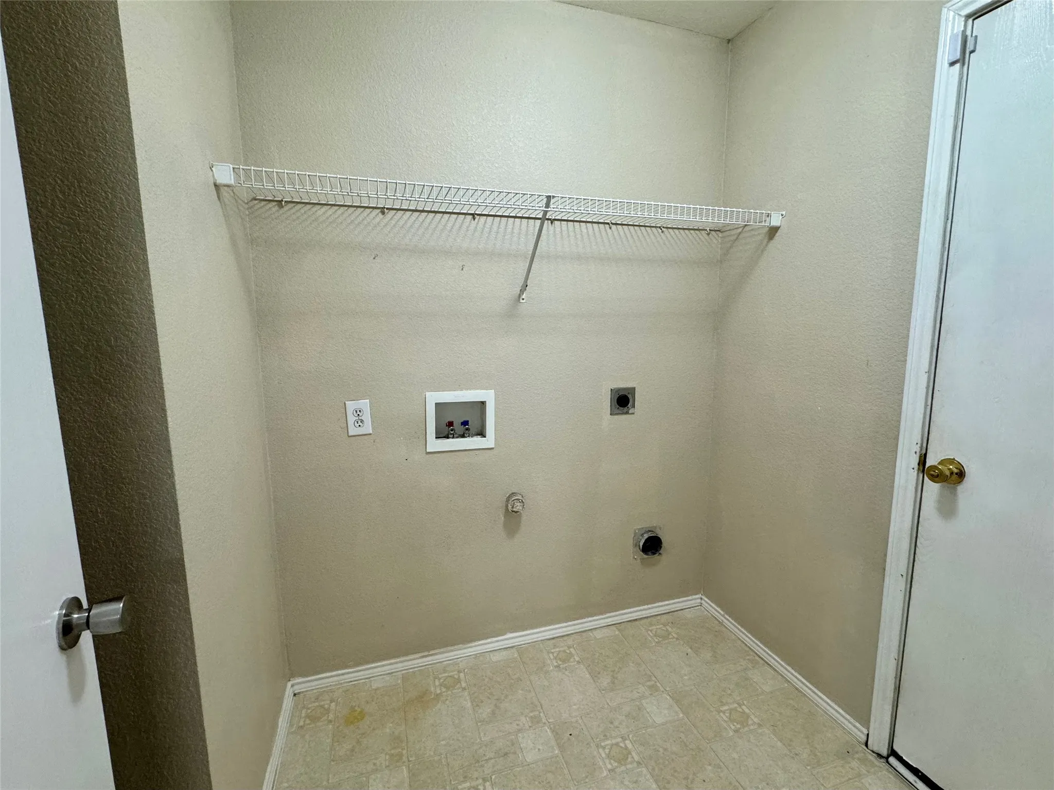 Single Family Residence For Rent in Collin County , 1713 Elm Street, Anna, Texas 75409, 3 Bedroom, 2 Bathroom, 2 Garage spaces, 1,385 Sqft, built in 2003, mls#21353476, Real Estate Agent in Anna, Homes For Rent in Collin county, Homes For Rent in Anna, Realtor in Anna Texas, Real Estate Brokerage Independent Realty Texas, Luminita Cordes Realtor