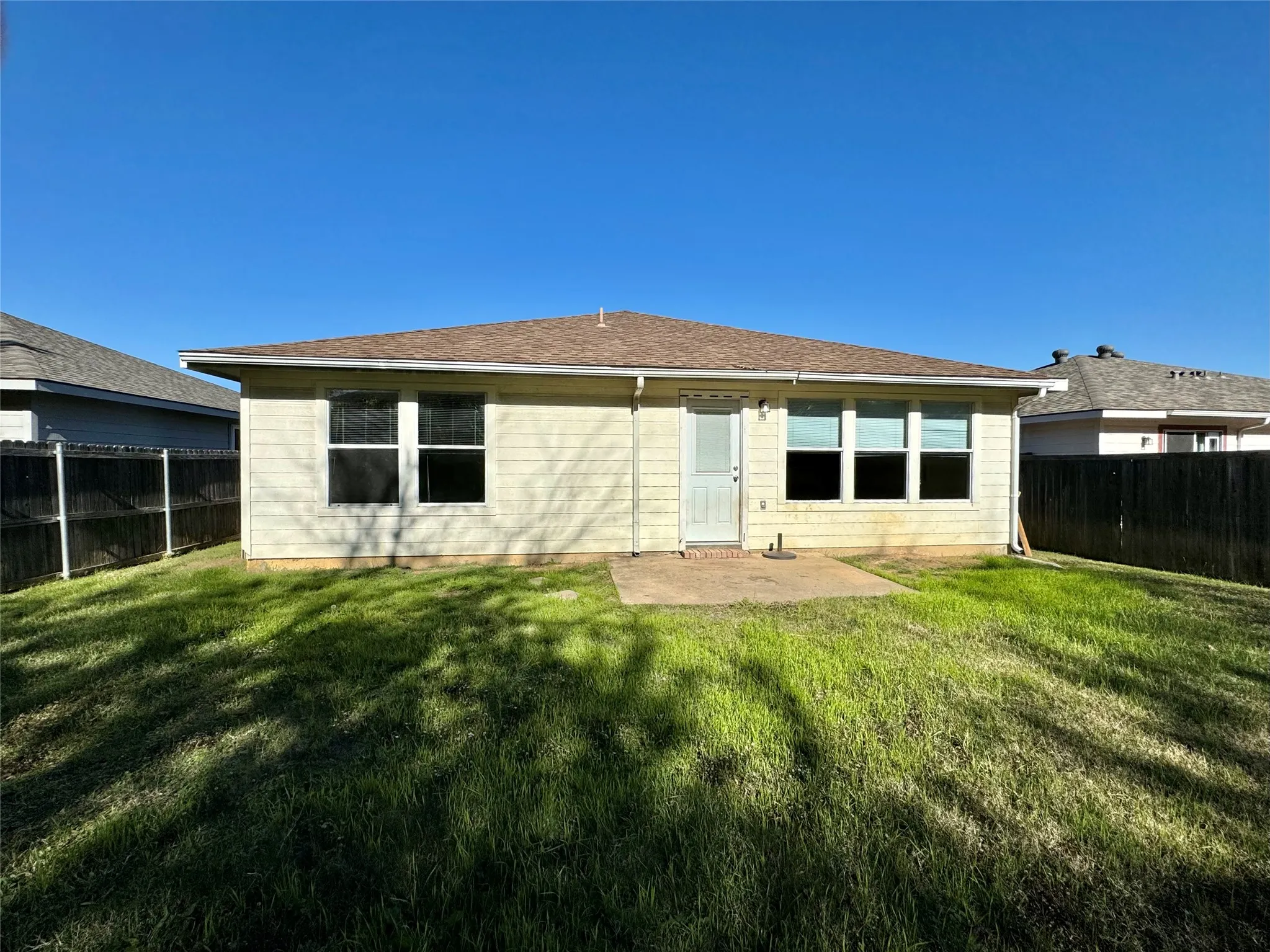 Single Family Residence For Rent in Collin County , 1713 Elm Street, Anna, Texas 75409, 3 Bedroom, 2 Bathroom, 2 Garage spaces, 1,385 Sqft, built in 2003, mls#21353476, Real Estate Agent in Anna, Homes For Rent in Collin county, Homes For Rent in Anna, Realtor in Anna Texas, Real Estate Brokerage Independent Realty Texas, Luminita Cordes Realtor