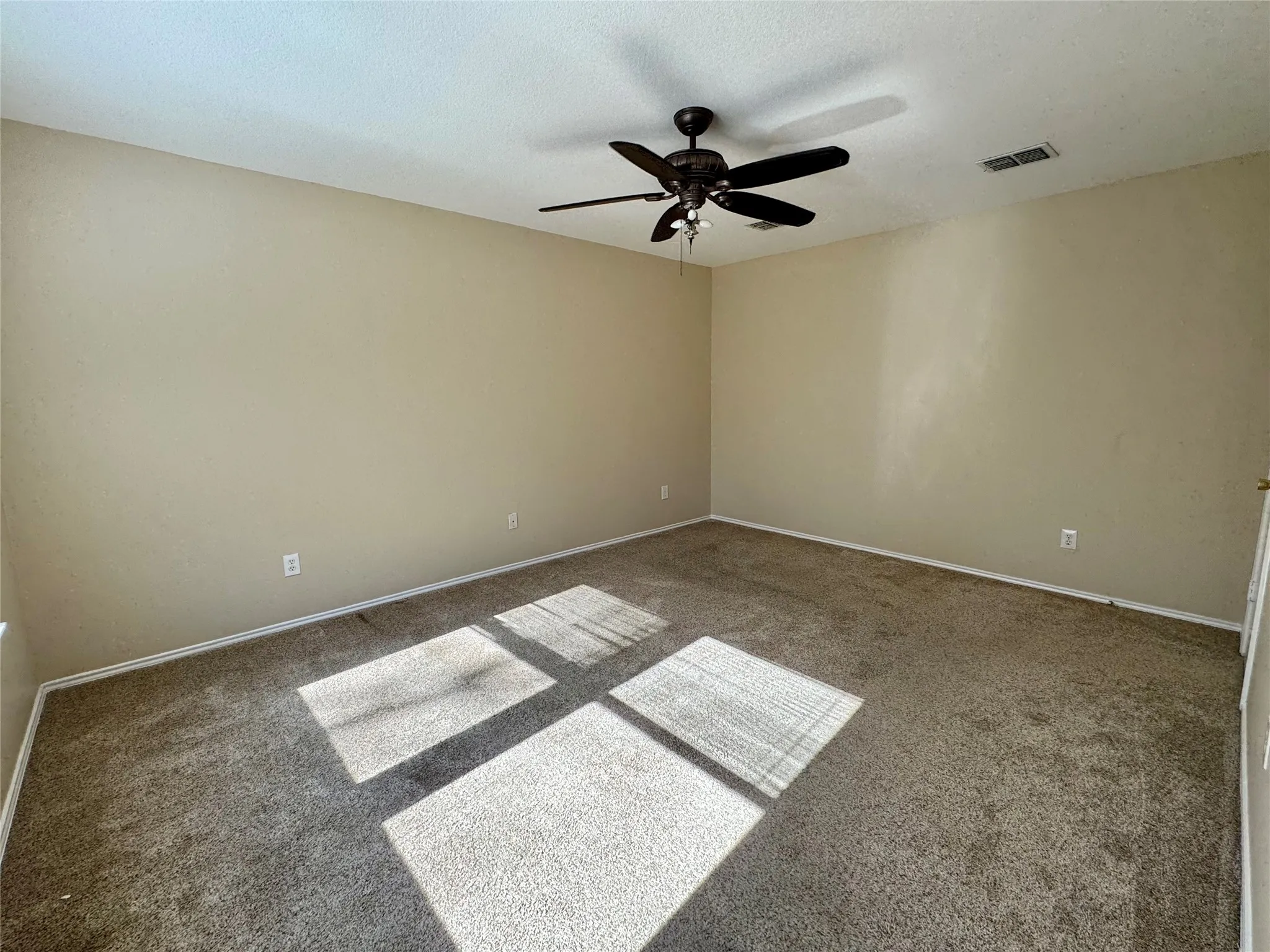 Single Family Residence For Rent in Collin County , 1713 Elm Street, Anna, Texas 75409, 3 Bedroom, 2 Bathroom, 2 Garage spaces, 1,385 Sqft, built in 2003, mls#21353476, Real Estate Agent in Anna, Homes For Rent in Collin county, Homes For Rent in Anna, Realtor in Anna Texas, Real Estate Brokerage Independent Realty Texas, Luminita Cordes Realtor