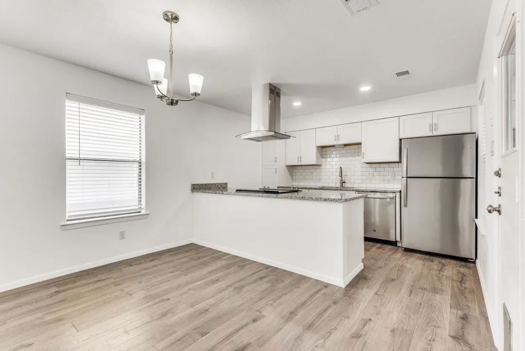 Condominium For Rent in Tarrant County , 638 Ridgeline Drive, Hurst, Texas 76053, 2 Bedroom, 1 Bathroom, 2 Garage spaces, 994 Sqft, built in 1981, mls#21364130, Real Estate Agent in Hurst, Homes For Rent in Tarrant county, Homes For Rent in Hurst, Realtor in Hurst Texas, Real Estate Brokerage Independent Realty Texas, Luminita Cordes Realtor