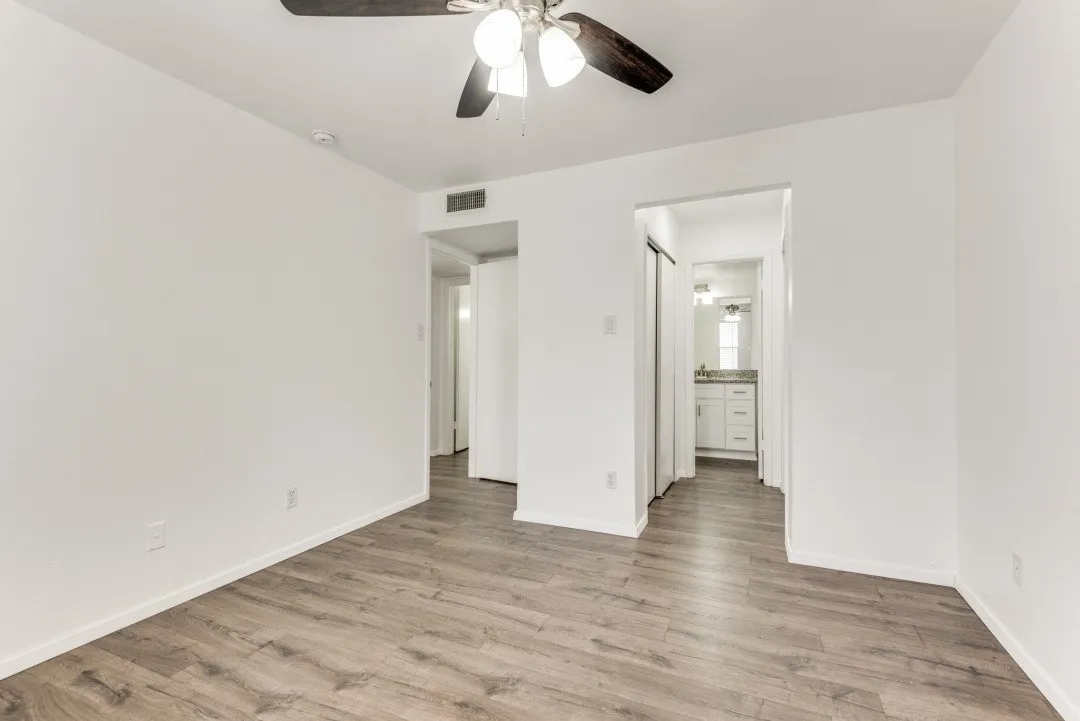 Condominium For Rent in Tarrant County , 638 Ridgeline Drive, Hurst, Texas 76053, 2 Bedroom, 1 Bathroom, 2 Garage spaces, 994 Sqft, built in 1981, mls#21364130, Real Estate Agent in Hurst, Homes For Rent in Tarrant county, Homes For Rent in Hurst, Realtor in Hurst Texas, Real Estate Brokerage Independent Realty Texas, Luminita Cordes Realtor