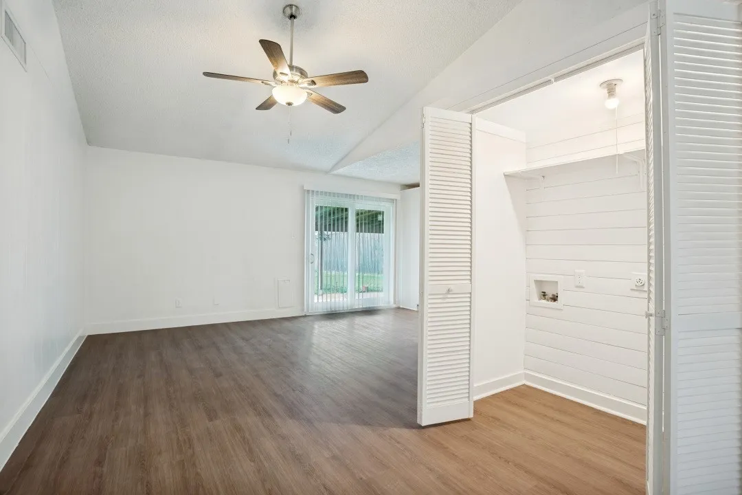 Single Family Residence For Rent in Collin County , 1412 E Park Boulevard, Plano, Texas 75074, 3 Bedroom, 2 Bathroom, 2 Garage spaces, 1,230 Sqft, built in 1967, mls#21365696, Real Estate Agent in Plano, Homes For Rent in Collin county, Homes For Rent in Plano, Realtor in Plano Texas, Real Estate Brokerage Independent Realty Texas, Luminita Cordes Realtor