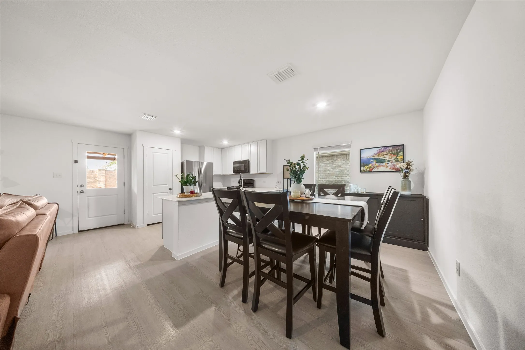 Single Family Residence For Rent in Denton County , 260 Adelina Drive, Little Elm, Texas 75068, 4 Bedroom, 3 Bathroom, 2 Garage spaces, 2,067 Sqft, built in 2024, mls#21365705, Real Estate Agent in Little Elm, Homes For Rent in Denton county, Homes For Rent in Little Elm, Realtor in Little Elm Texas, Real Estate Brokerage Independent Realty Texas, Luminita Cordes Realtor