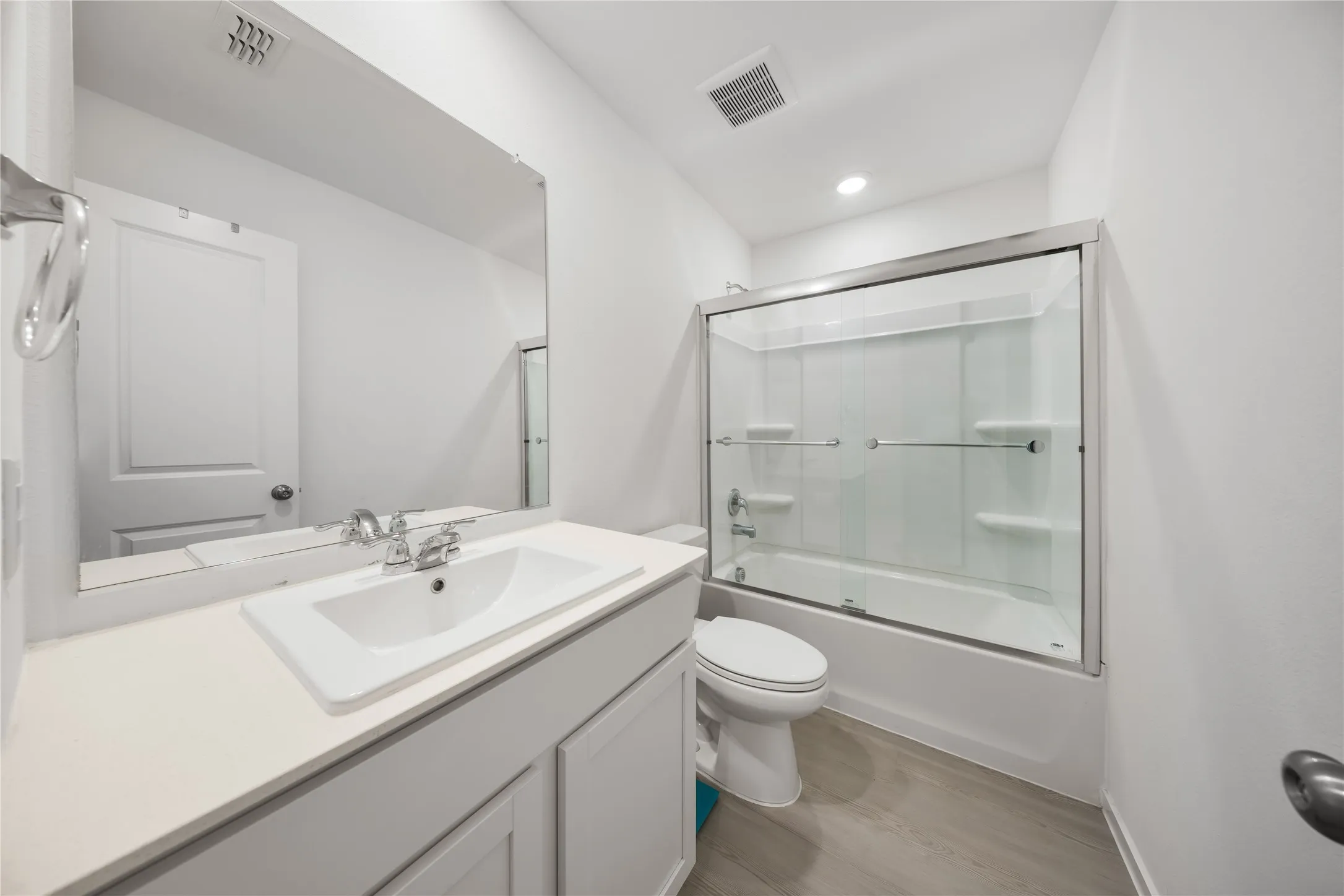 Single Family Residence For Rent in Denton County , 260 Adelina Drive, Little Elm, Texas 75068, 4 Bedroom, 3 Bathroom, 2 Garage spaces, 2,067 Sqft, built in 2024, mls#21365705, Real Estate Agent in Little Elm, Homes For Rent in Denton county, Homes For Rent in Little Elm, Realtor in Little Elm Texas, Real Estate Brokerage Independent Realty Texas, Luminita Cordes Realtor