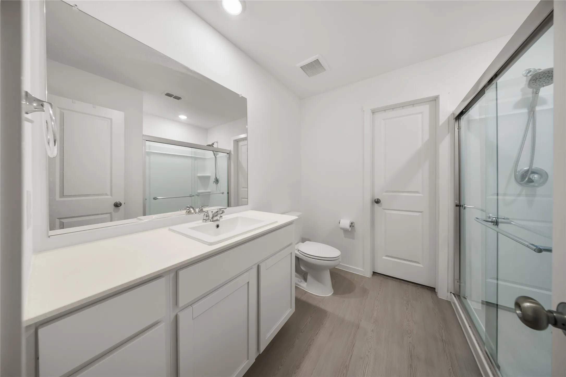 Single Family Residence For Rent in Denton County , 260 Adelina Drive, Little Elm, Texas 75068, 4 Bedroom, 3 Bathroom, 2 Garage spaces, 2,067 Sqft, built in 2024, mls#21365705, Real Estate Agent in Little Elm, Homes For Rent in Denton county, Homes For Rent in Little Elm, Realtor in Little Elm Texas, Real Estate Brokerage Independent Realty Texas, Luminita Cordes Realtor