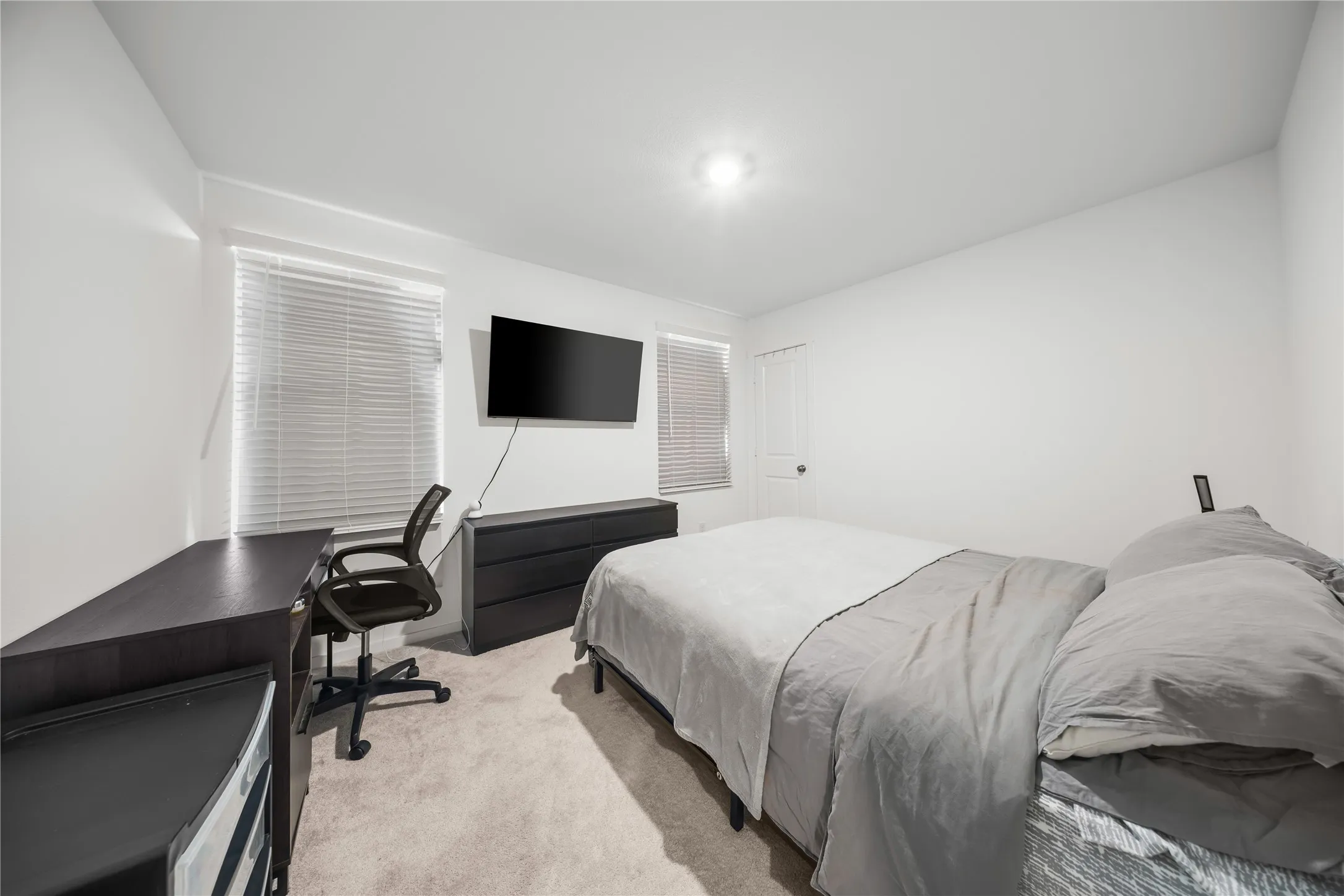 Single Family Residence For Rent in Denton County , 260 Adelina Drive, Little Elm, Texas 75068, 4 Bedroom, 3 Bathroom, 2 Garage spaces, 2,067 Sqft, built in 2024, mls#21365705, Real Estate Agent in Little Elm, Homes For Rent in Denton county, Homes For Rent in Little Elm, Realtor in Little Elm Texas, Real Estate Brokerage Independent Realty Texas, Luminita Cordes Realtor