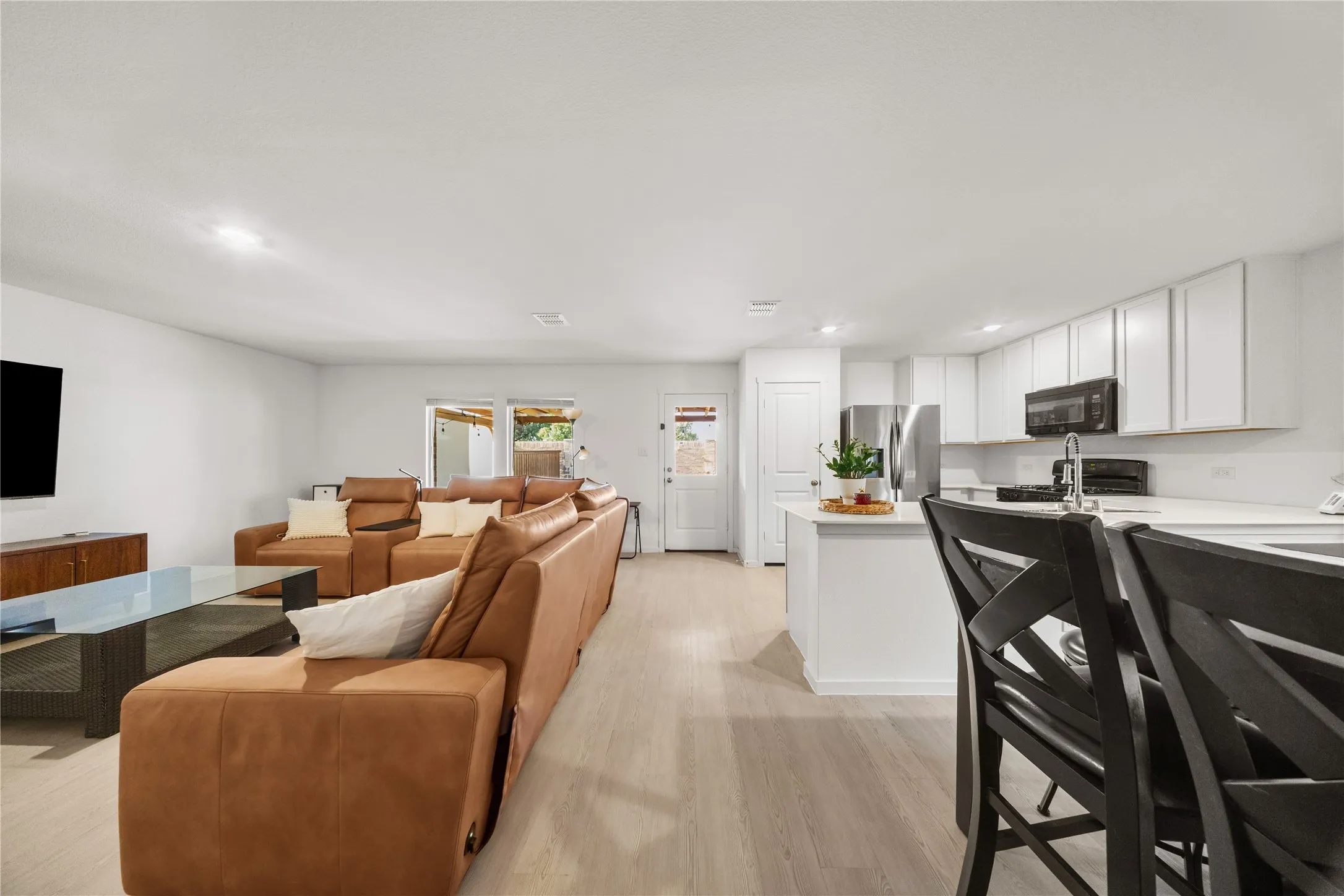 Single Family Residence For Rent in Denton County , 260 Adelina Drive, Little Elm, Texas 75068, 4 Bedroom, 3 Bathroom, 2 Garage spaces, 2,067 Sqft, built in 2024, mls#21365705, Real Estate Agent in Little Elm, Homes For Rent in Denton county, Homes For Rent in Little Elm, Realtor in Little Elm Texas, Real Estate Brokerage Independent Realty Texas, Luminita Cordes Realtor