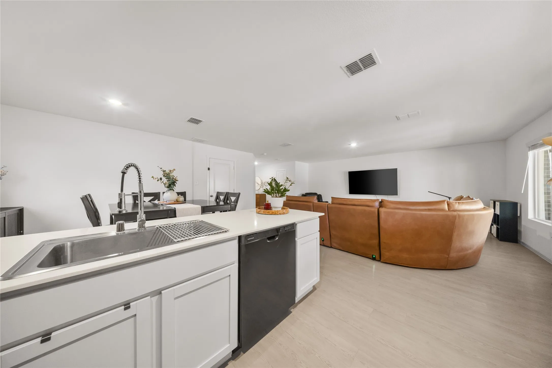 Single Family Residence For Rent in Denton County , 260 Adelina Drive, Little Elm, Texas 75068, 4 Bedroom, 3 Bathroom, 2 Garage spaces, 2,067 Sqft, built in 2024, mls#21365705, Real Estate Agent in Little Elm, Homes For Rent in Denton county, Homes For Rent in Little Elm, Realtor in Little Elm Texas, Real Estate Brokerage Independent Realty Texas, Luminita Cordes Realtor