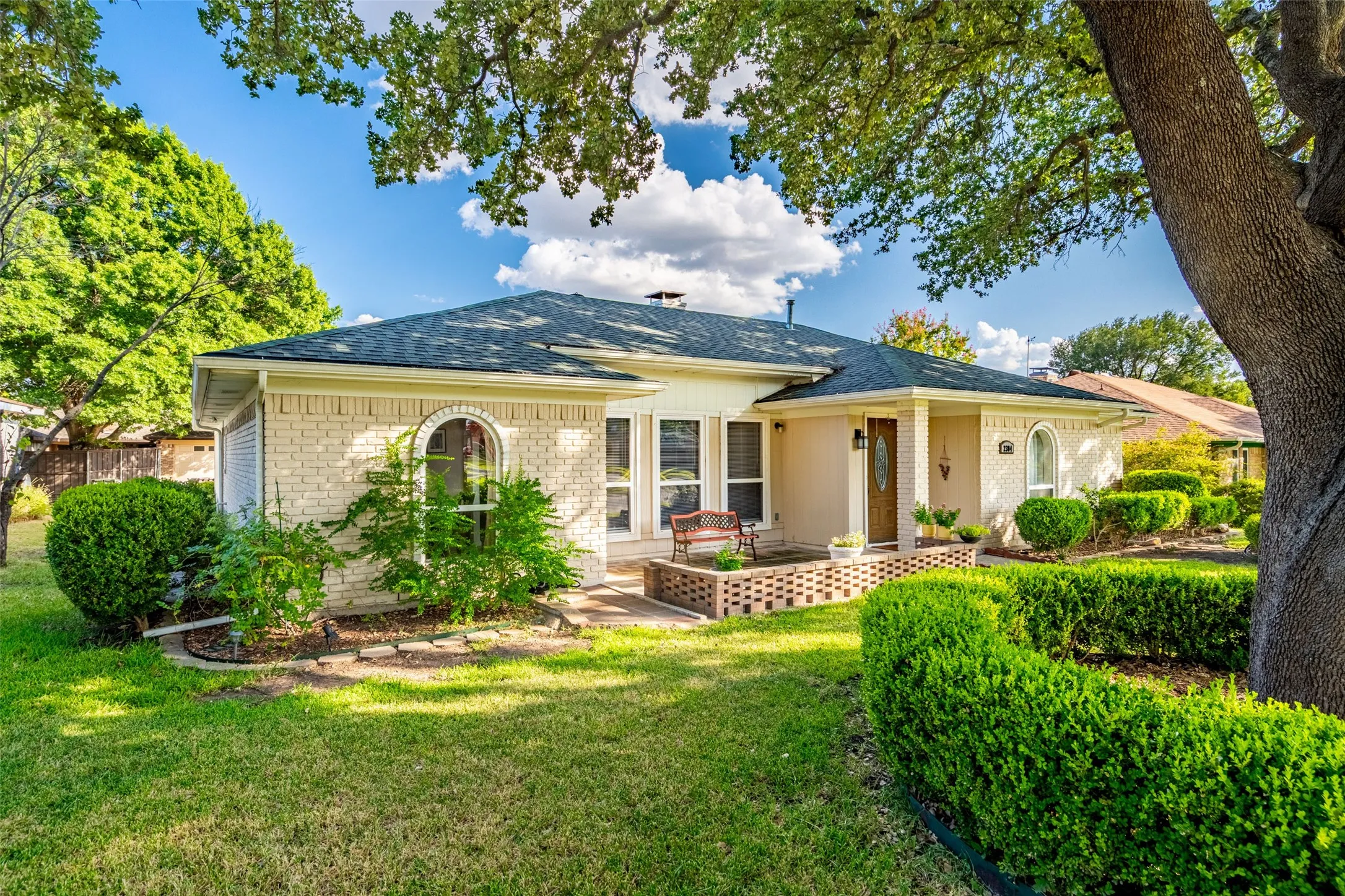 Single Family Residence For Sale in Collin County , 2304 Glen Forest Lane, Plano, Texas 75023, 3 Bedroom, 2 Bathroom, 2 Garage spaces, 1,770 Sqft, built in 1975, mls#21363851, Real Estate Agent in Plano, Homes For Sale in Collin county, Homes For Sale in Plano, Realtor in Plano Texas, Real Estate Brokerage Independent Realty Texas, Luminita Cordes Realtor